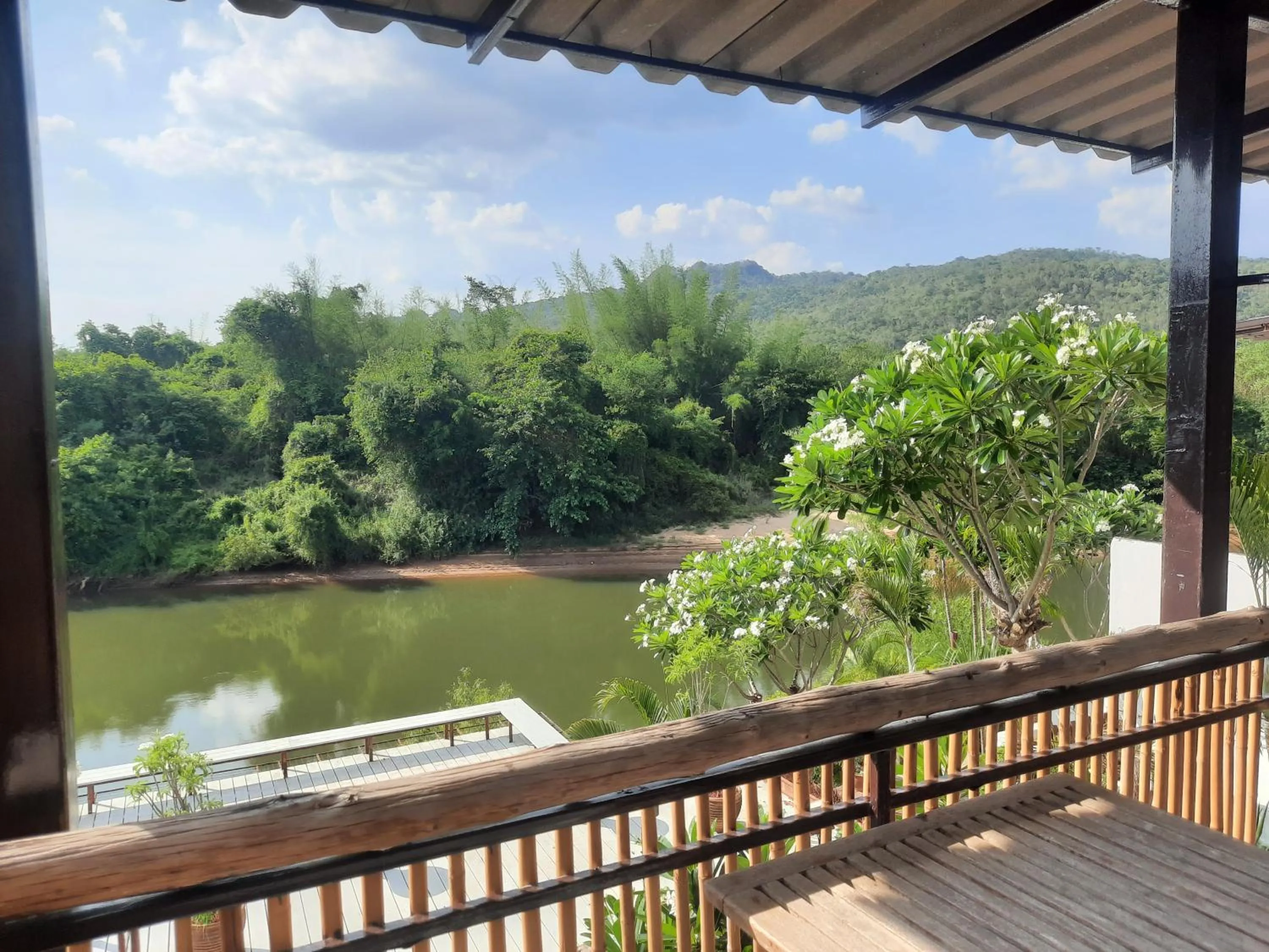 Chasorn Riverside Resort