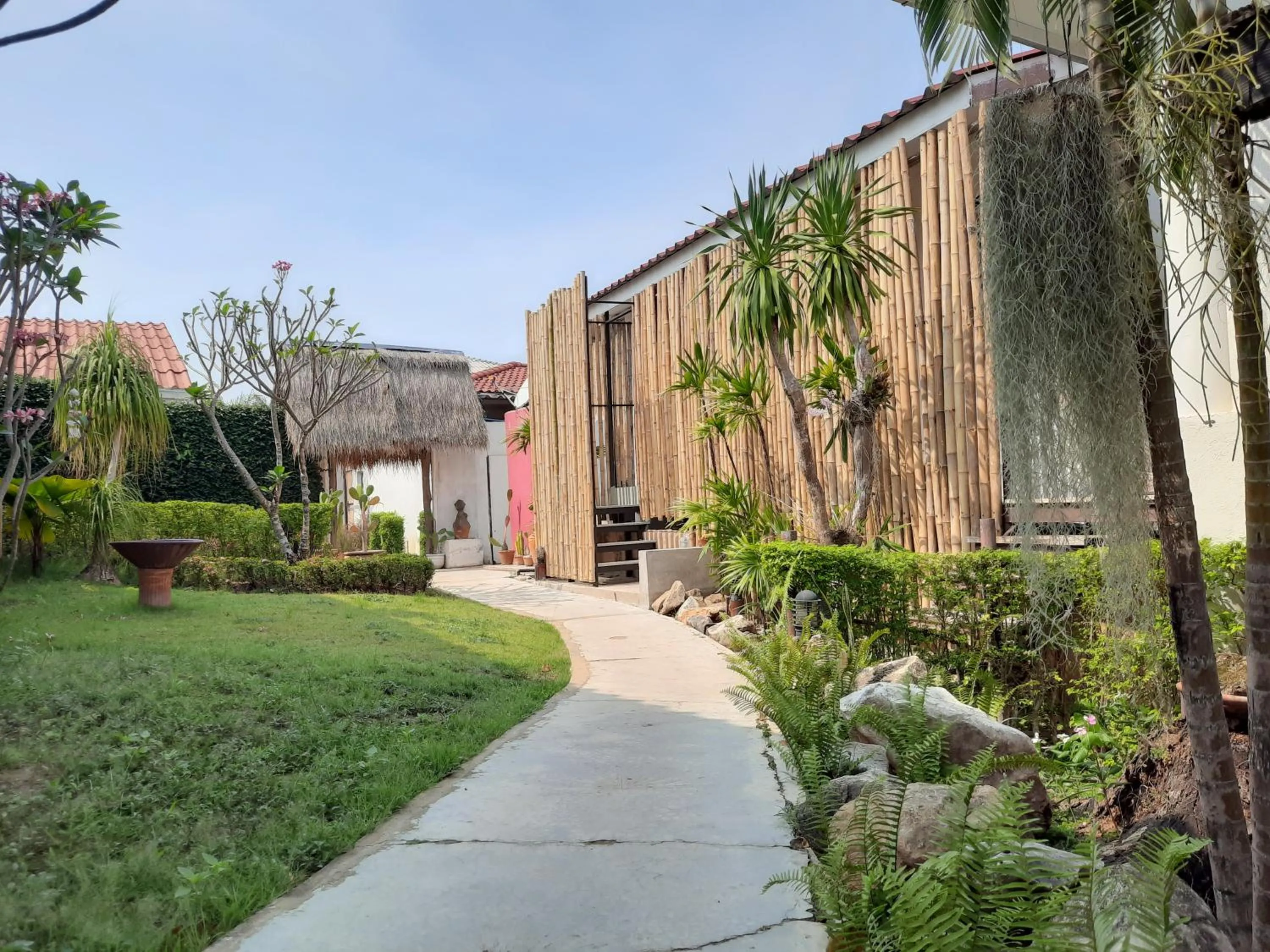 Garden in Chasorn Riverside Resort