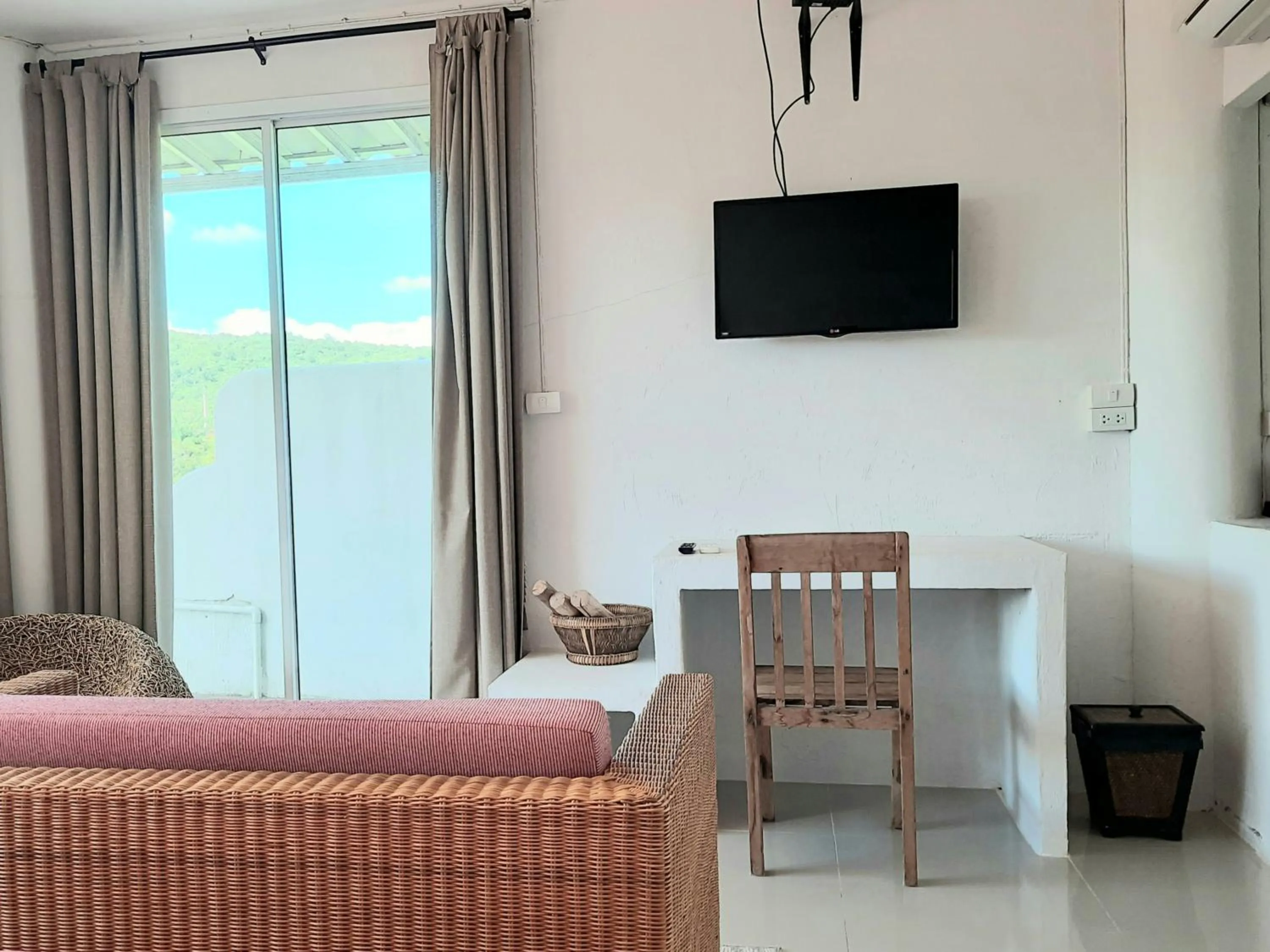 Chasorn Riverside Resort