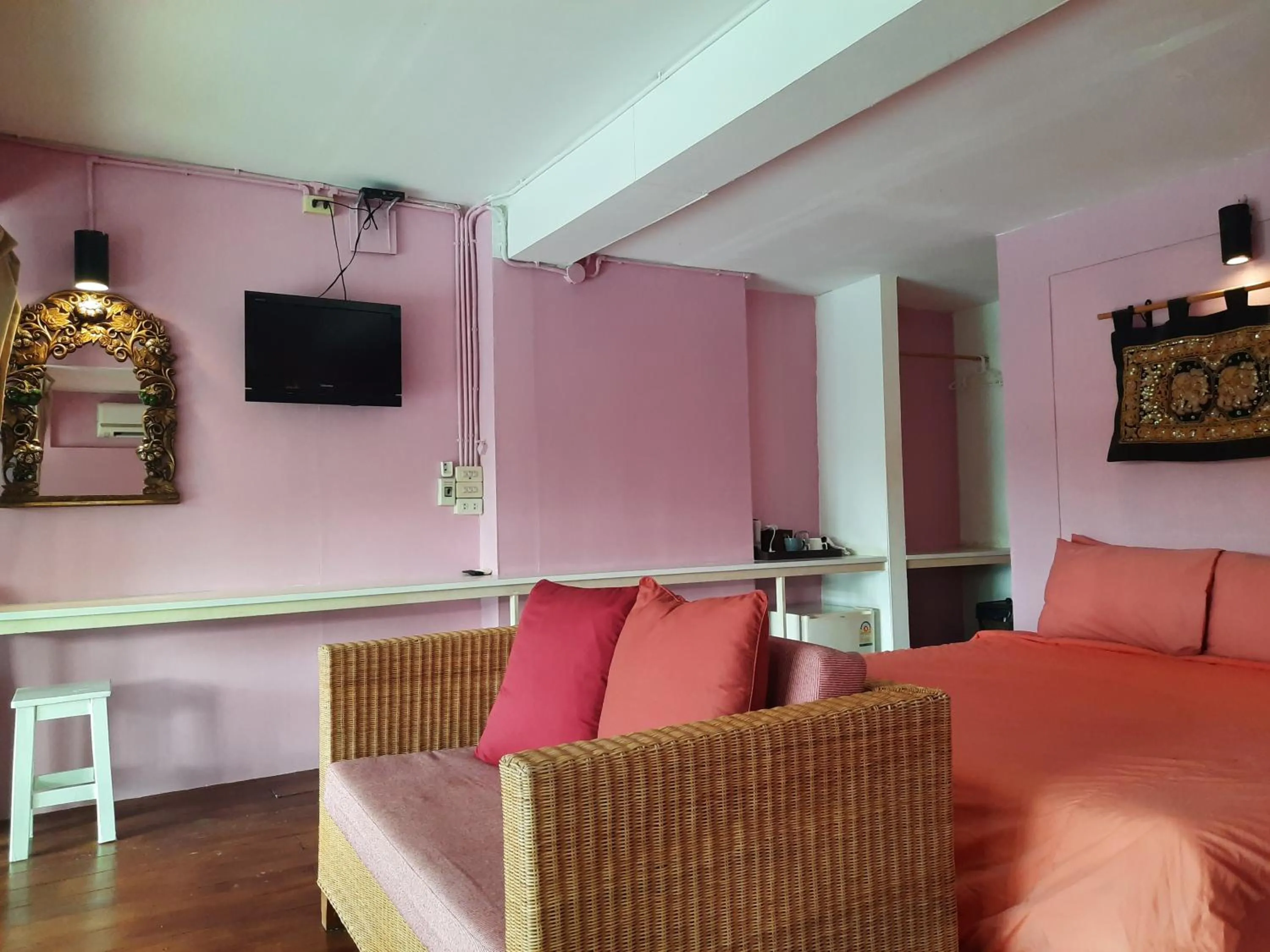 Chasorn Riverside Resort