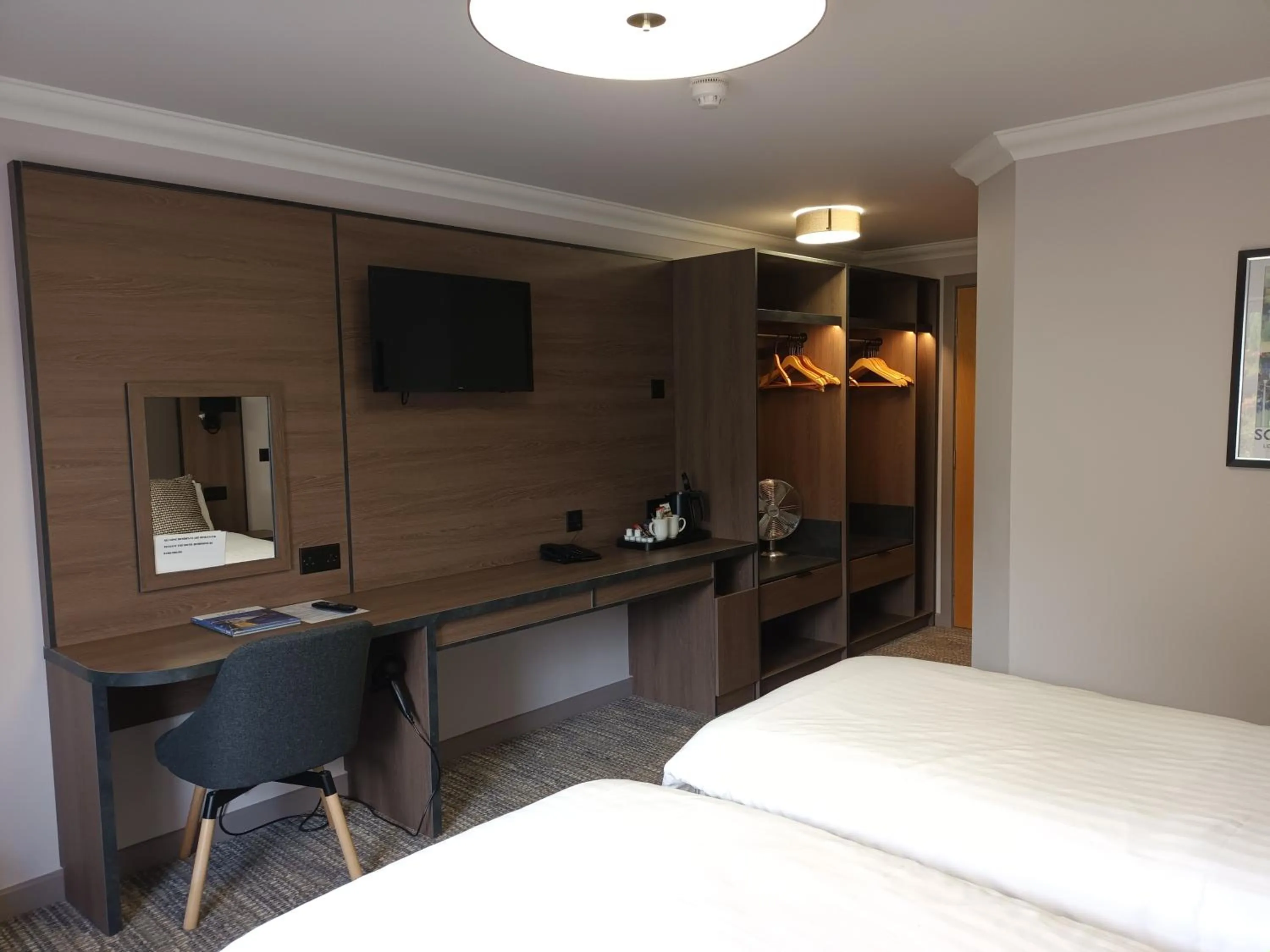 Bedroom, Bed in Corn Mill Lodge Hotel