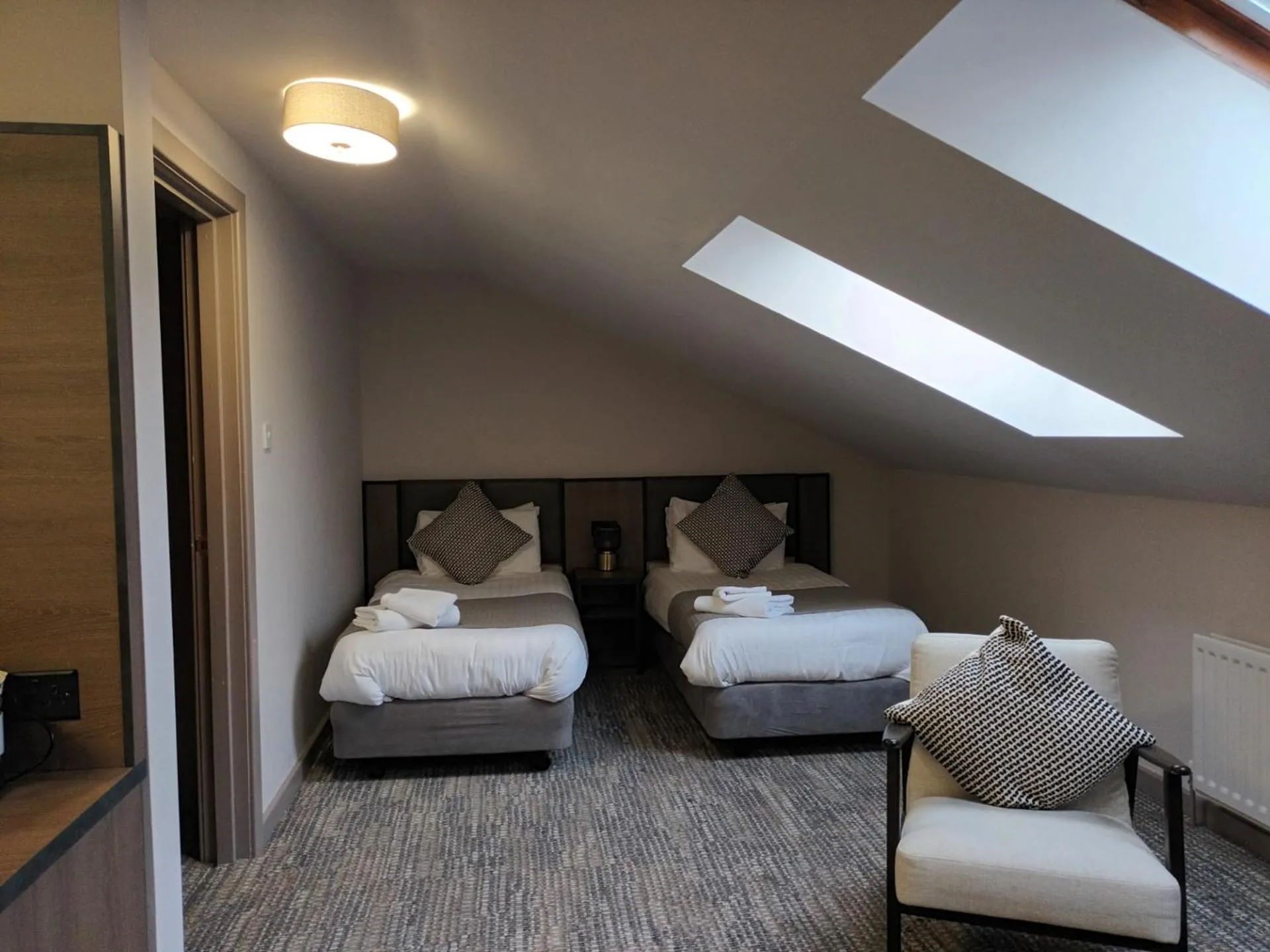 Bed in Corn Mill Lodge Hotel