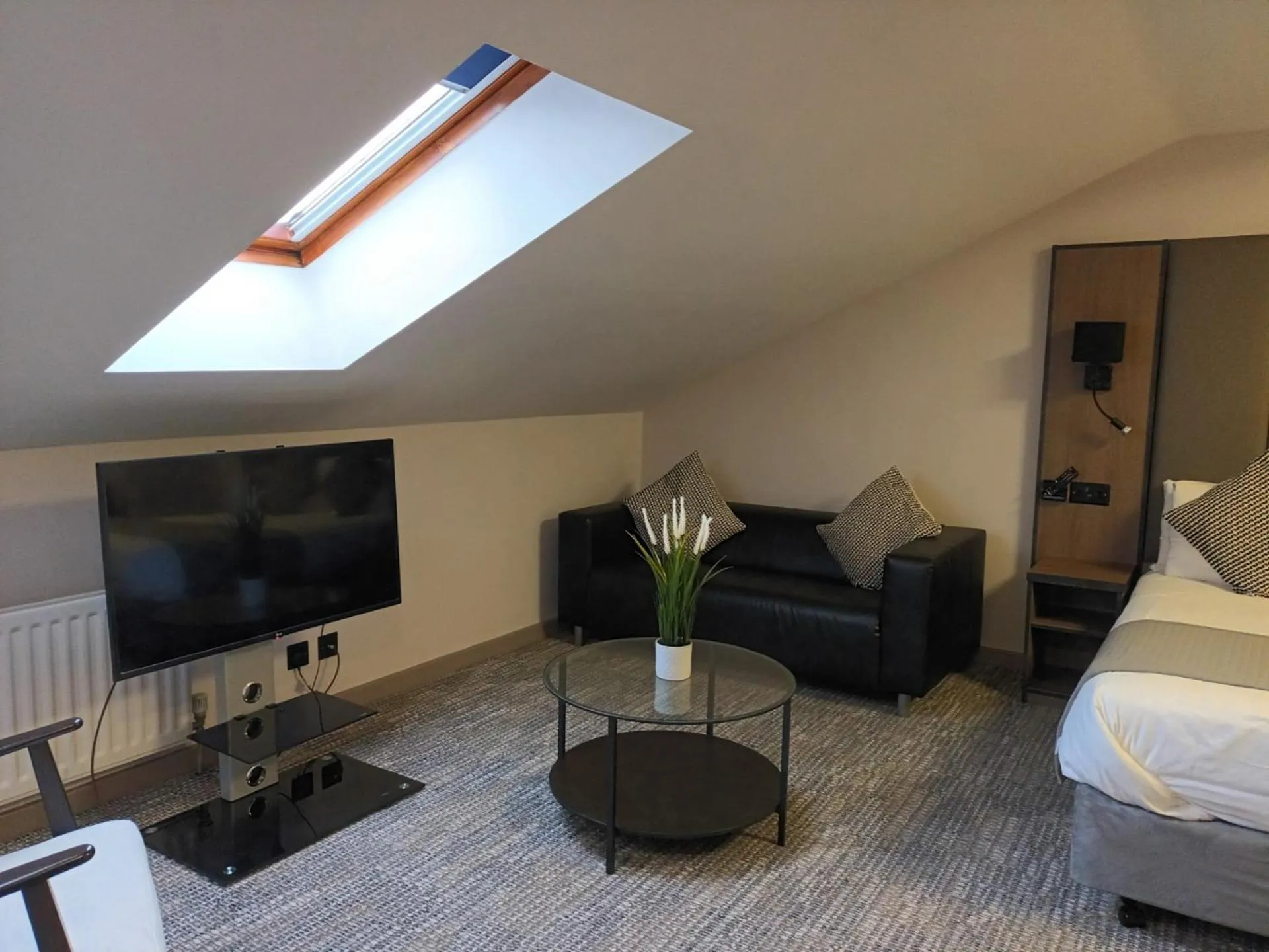 Photo of the whole room, Bed in Corn Mill Lodge Hotel