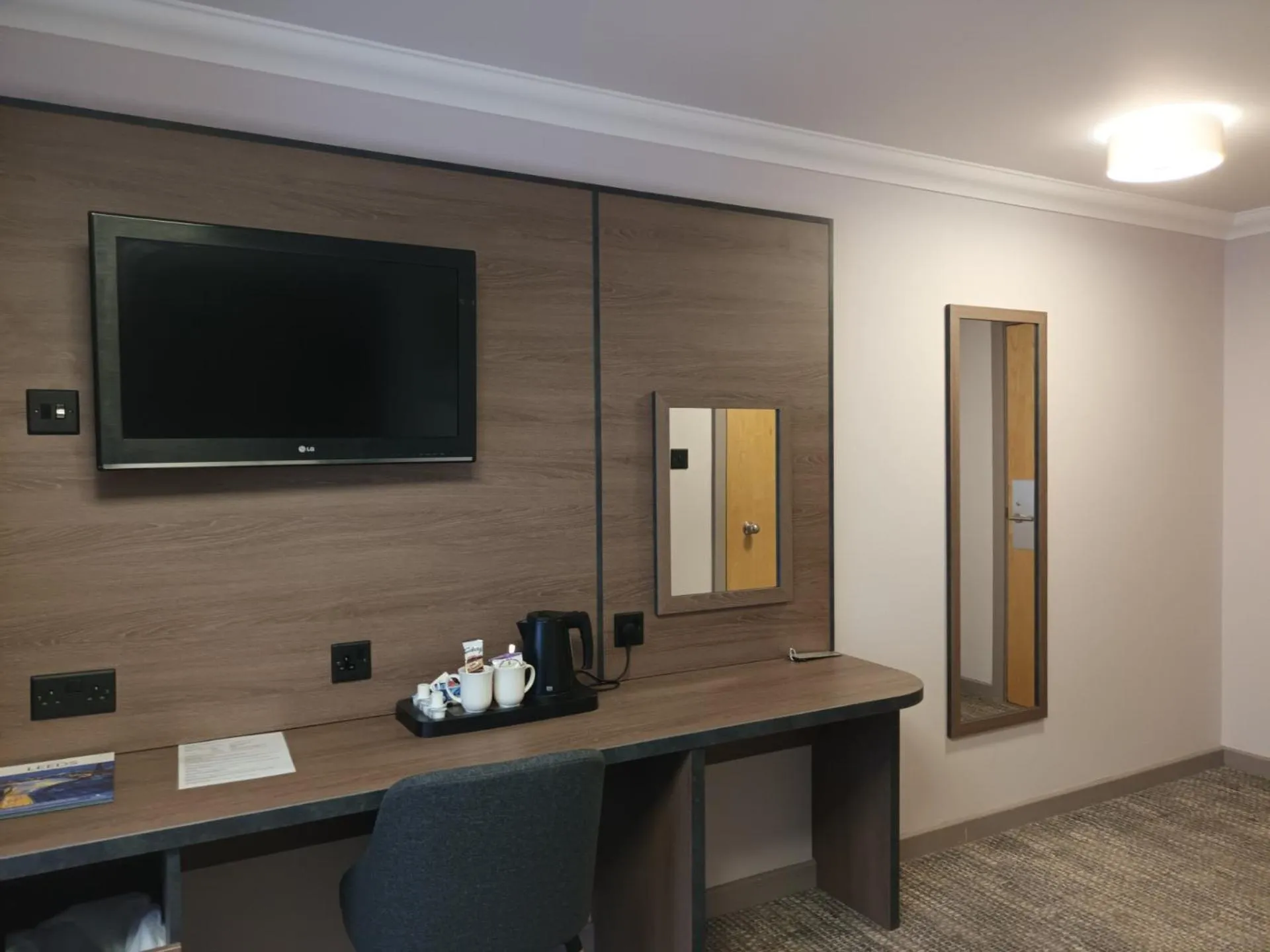 TV and multimedia in Corn Mill Lodge Hotel