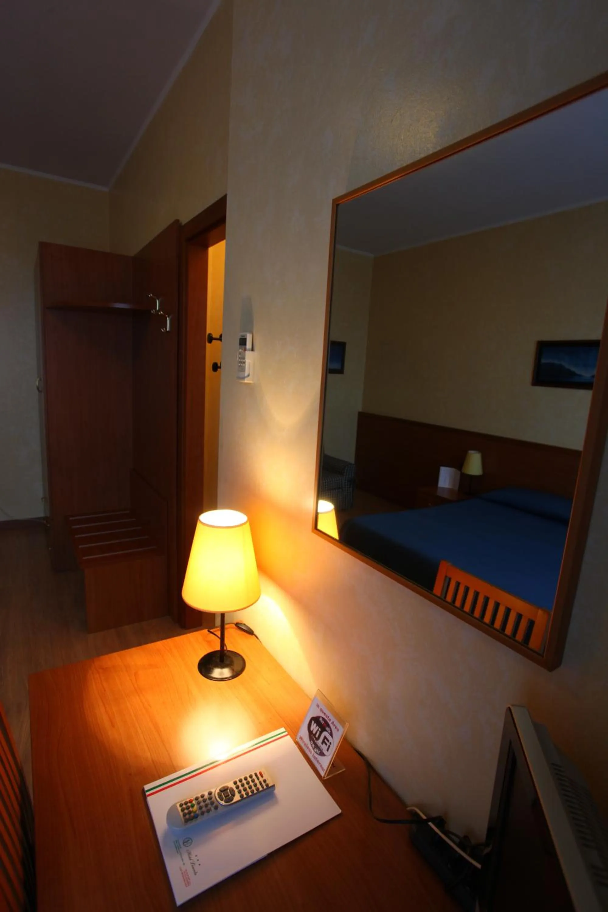 Decorative detail in Hotel Lincoln