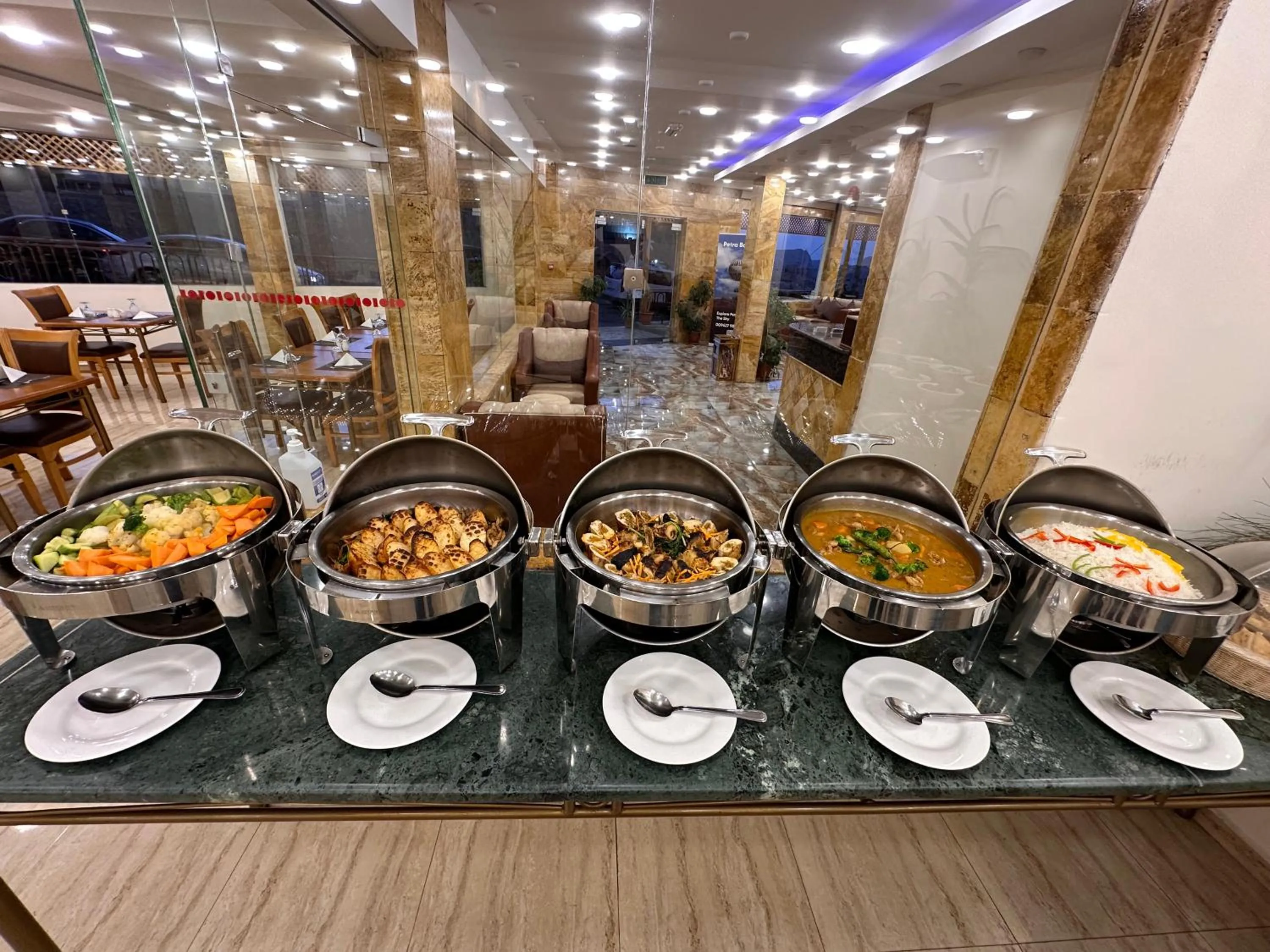 Food in Sharah Mountains Hotel