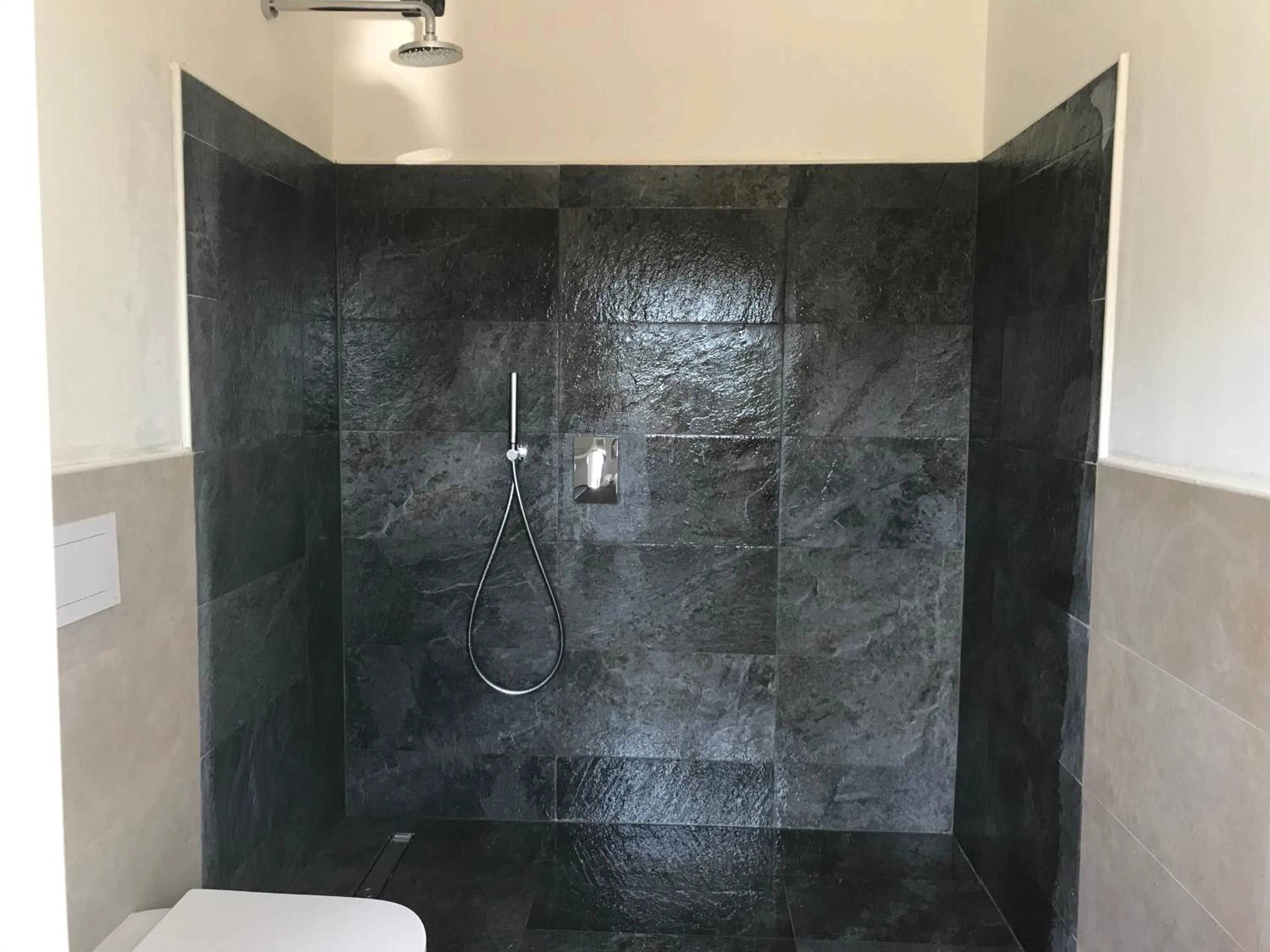 Shower in Corte di Pellio