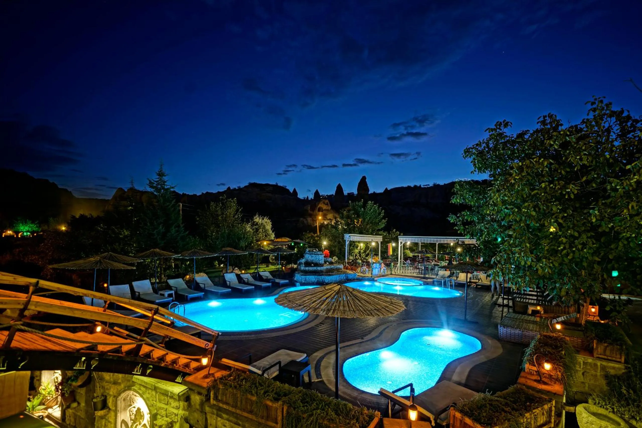 Night in Holiday Cave Hotel