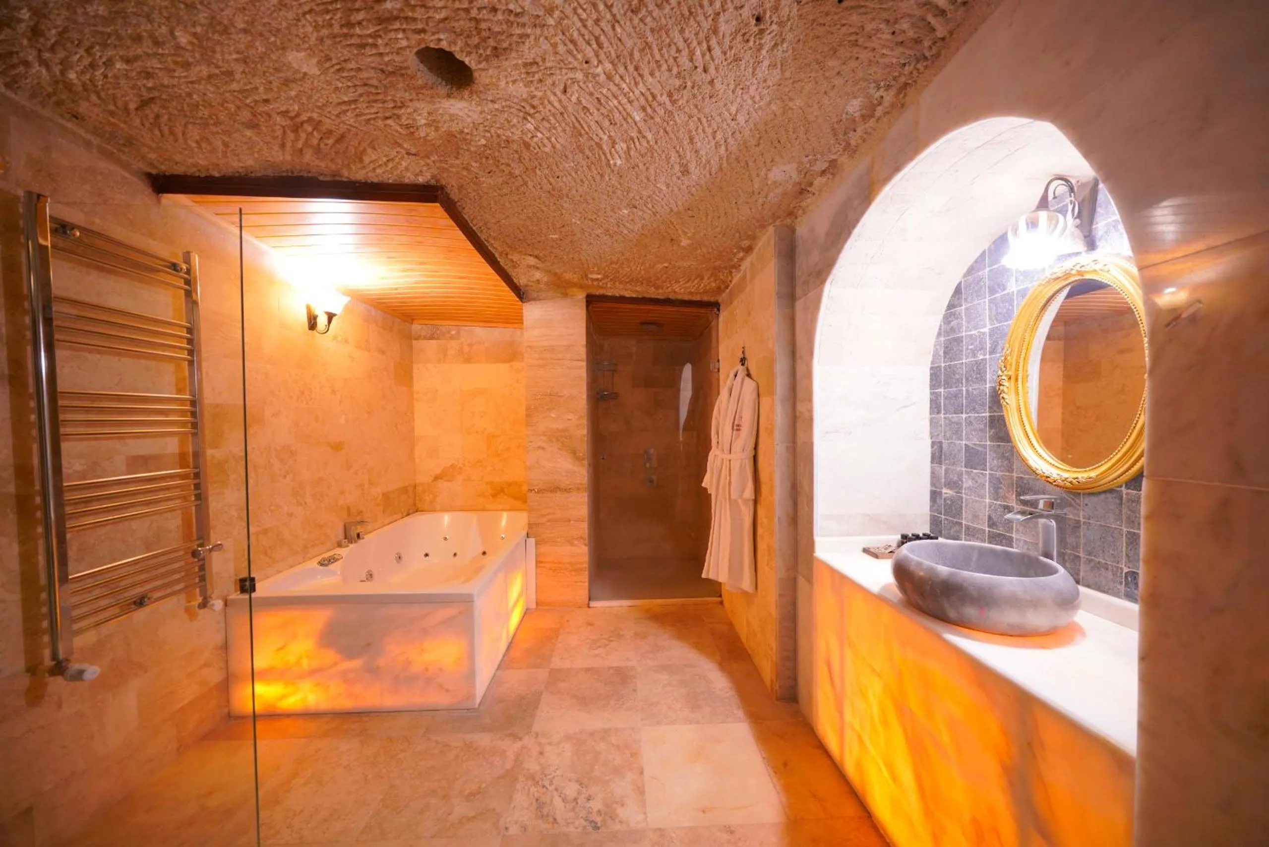 Shower in Holiday Cave Hotel