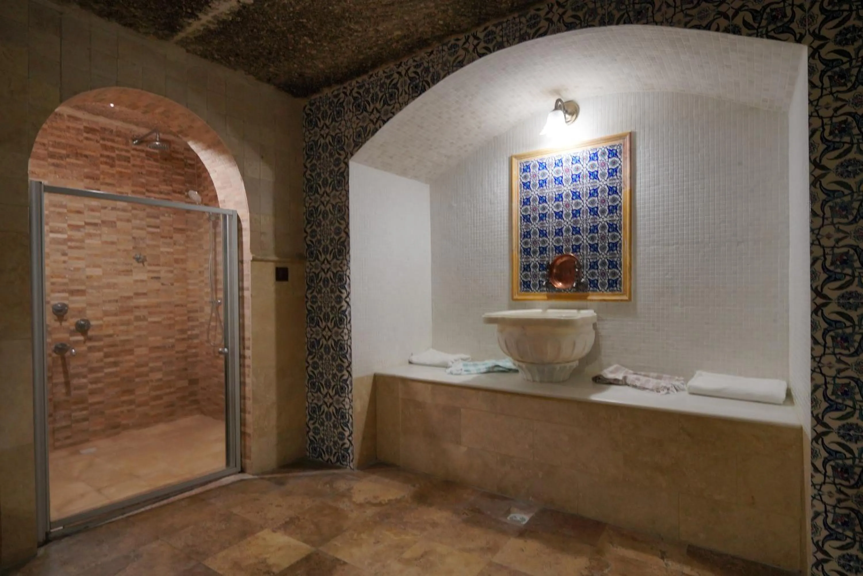 Bathroom in Holiday Cave Hotel