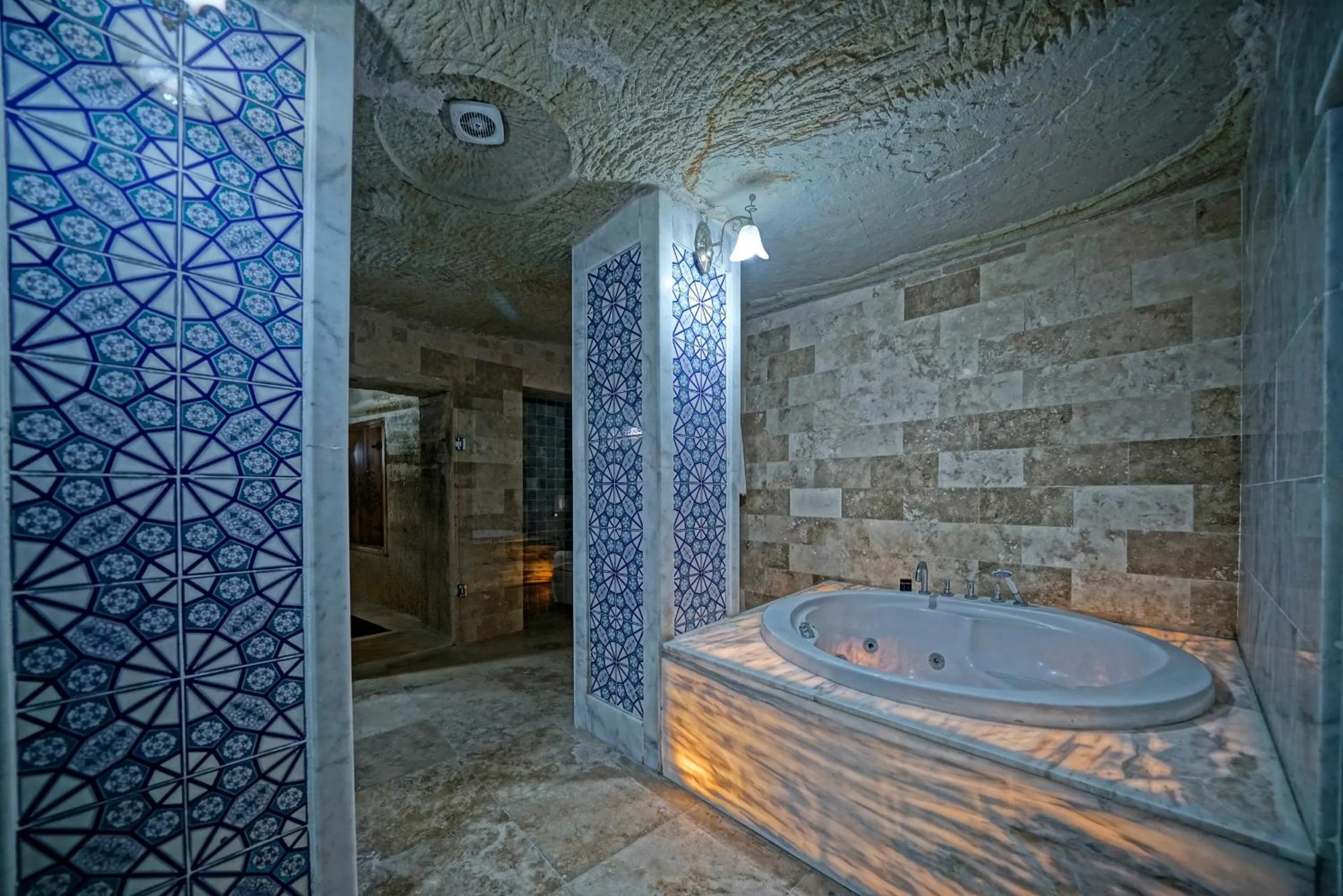 Bathroom in Holiday Cave Hotel