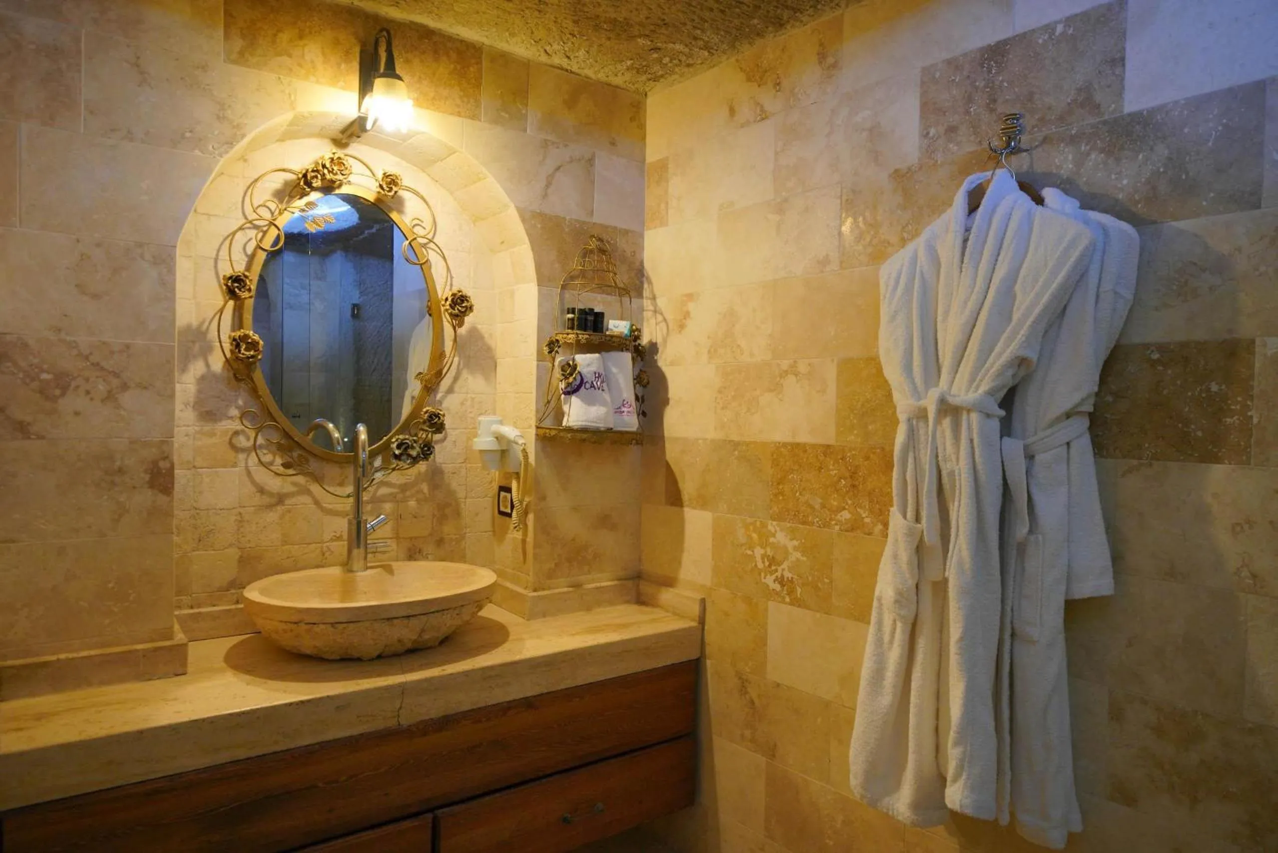 Bathroom in Holiday Cave Hotel