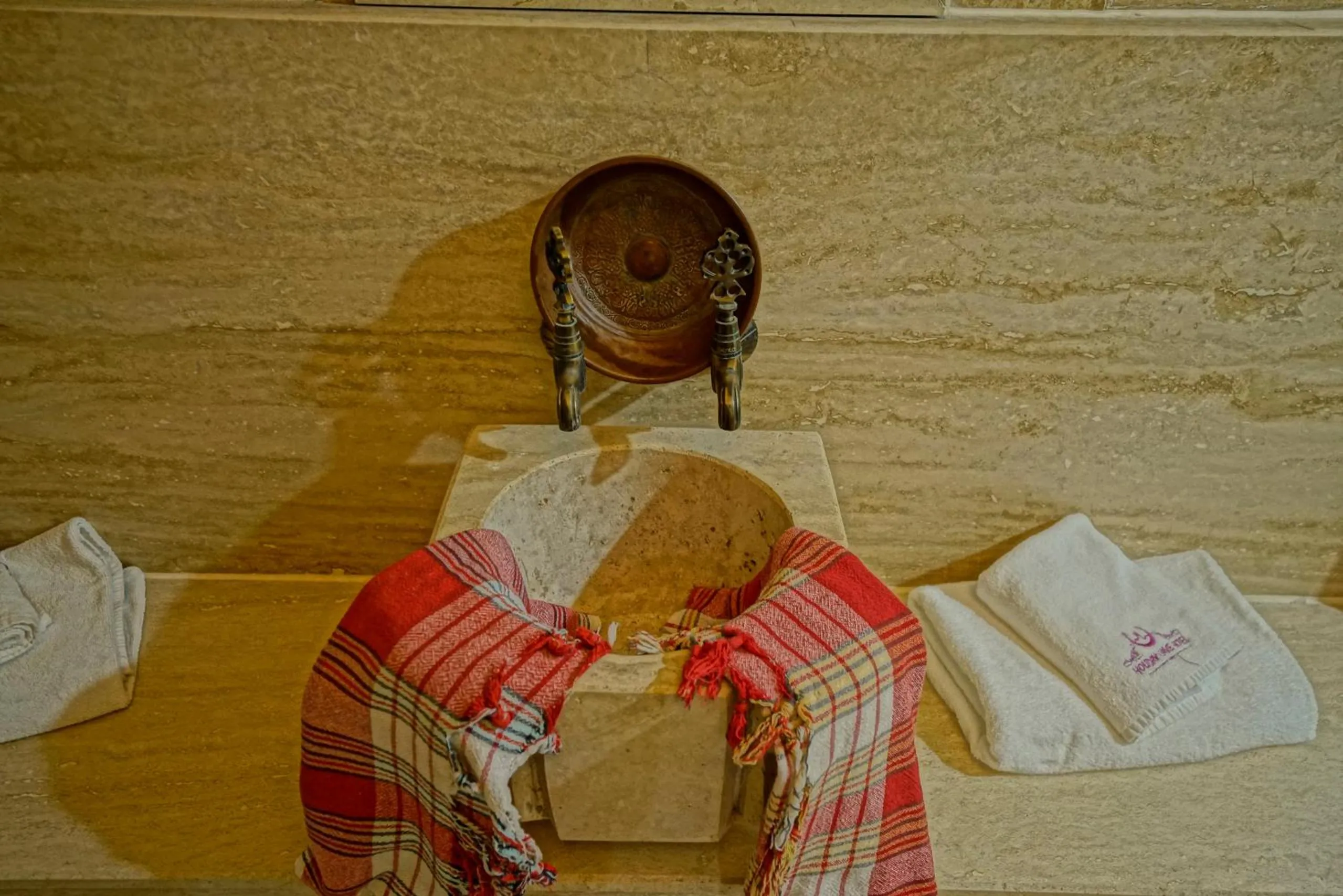 towels in Holiday Cave Hotel