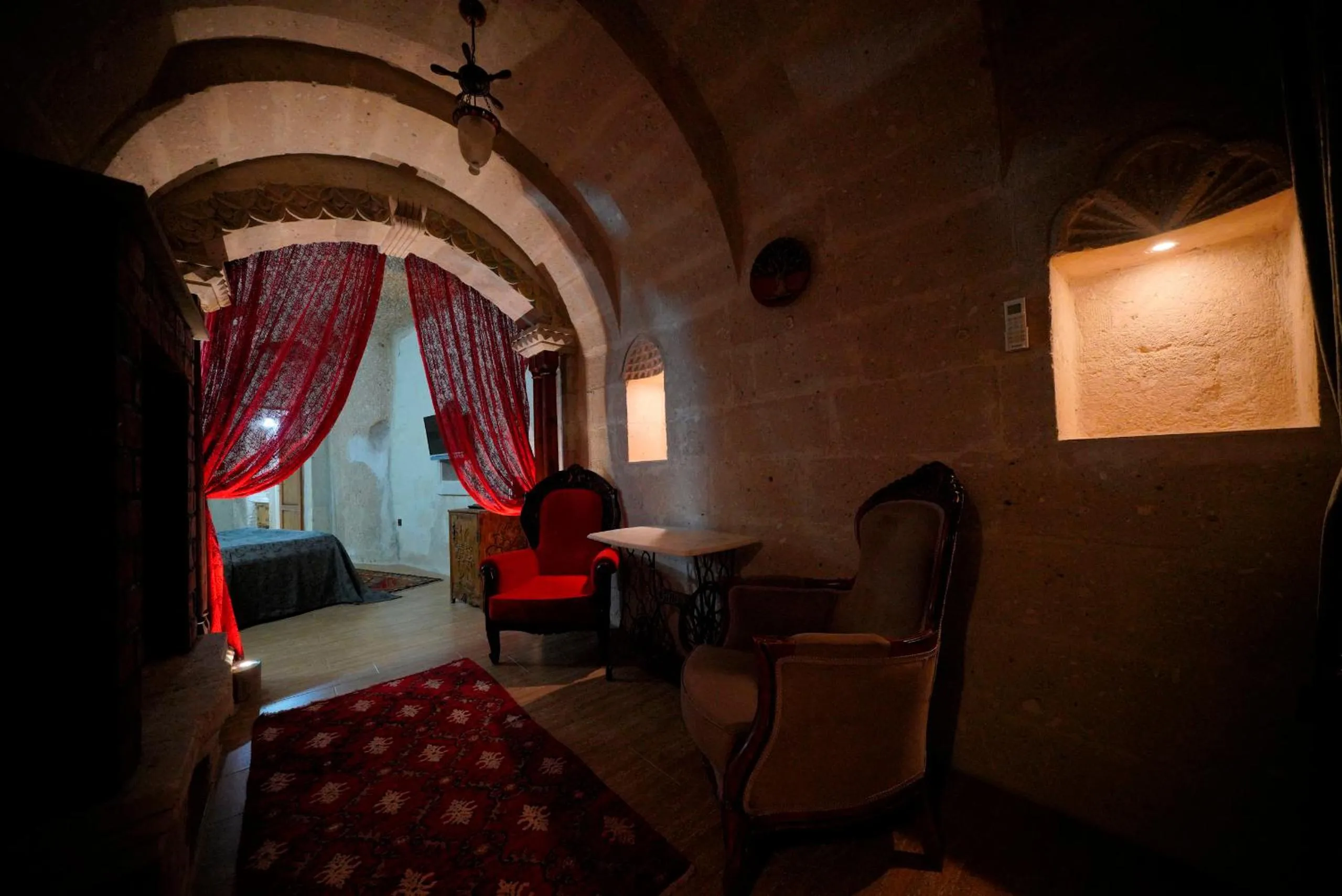 Photo of the whole room in Holiday Cave Hotel