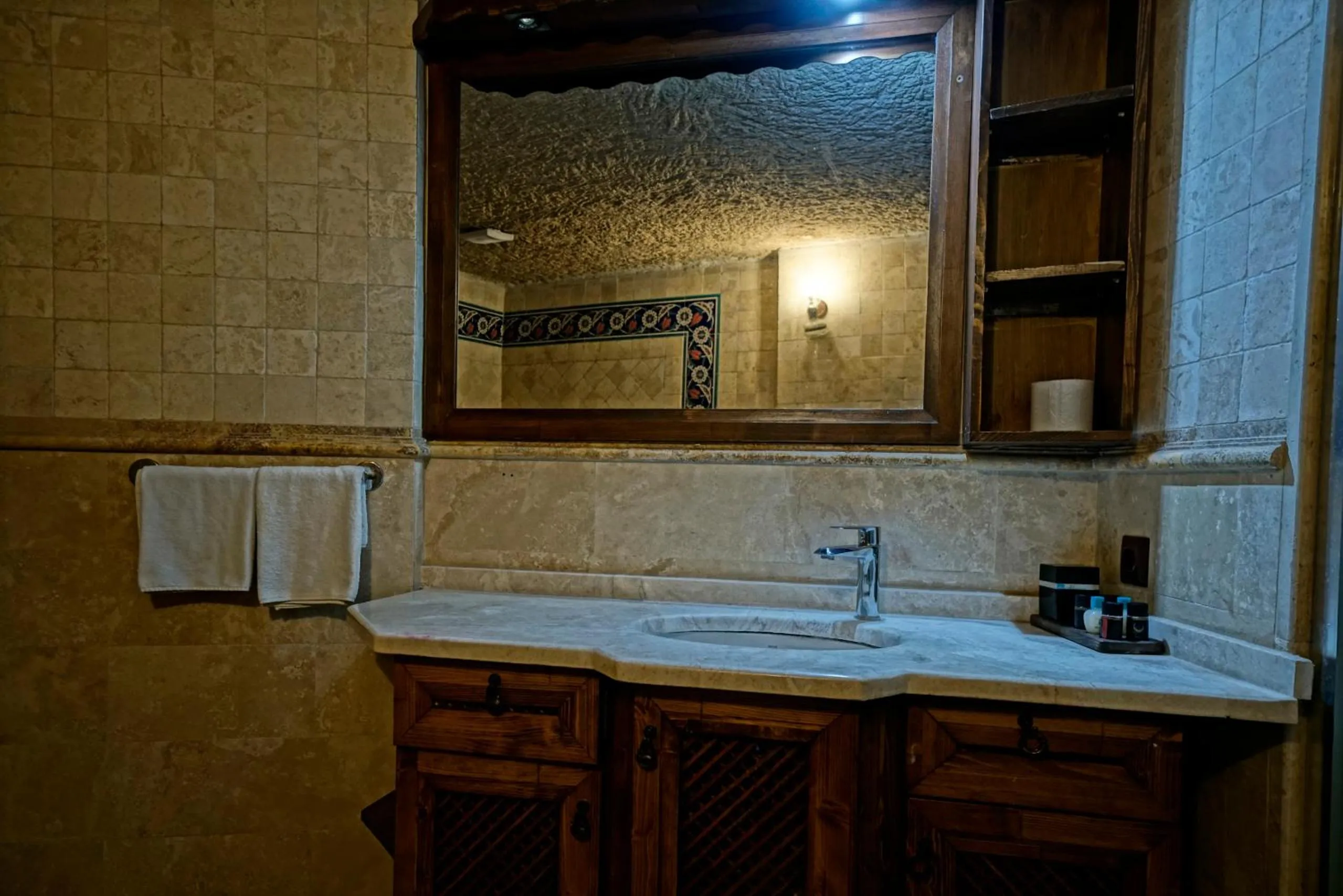 Bathroom in Holiday Cave Hotel