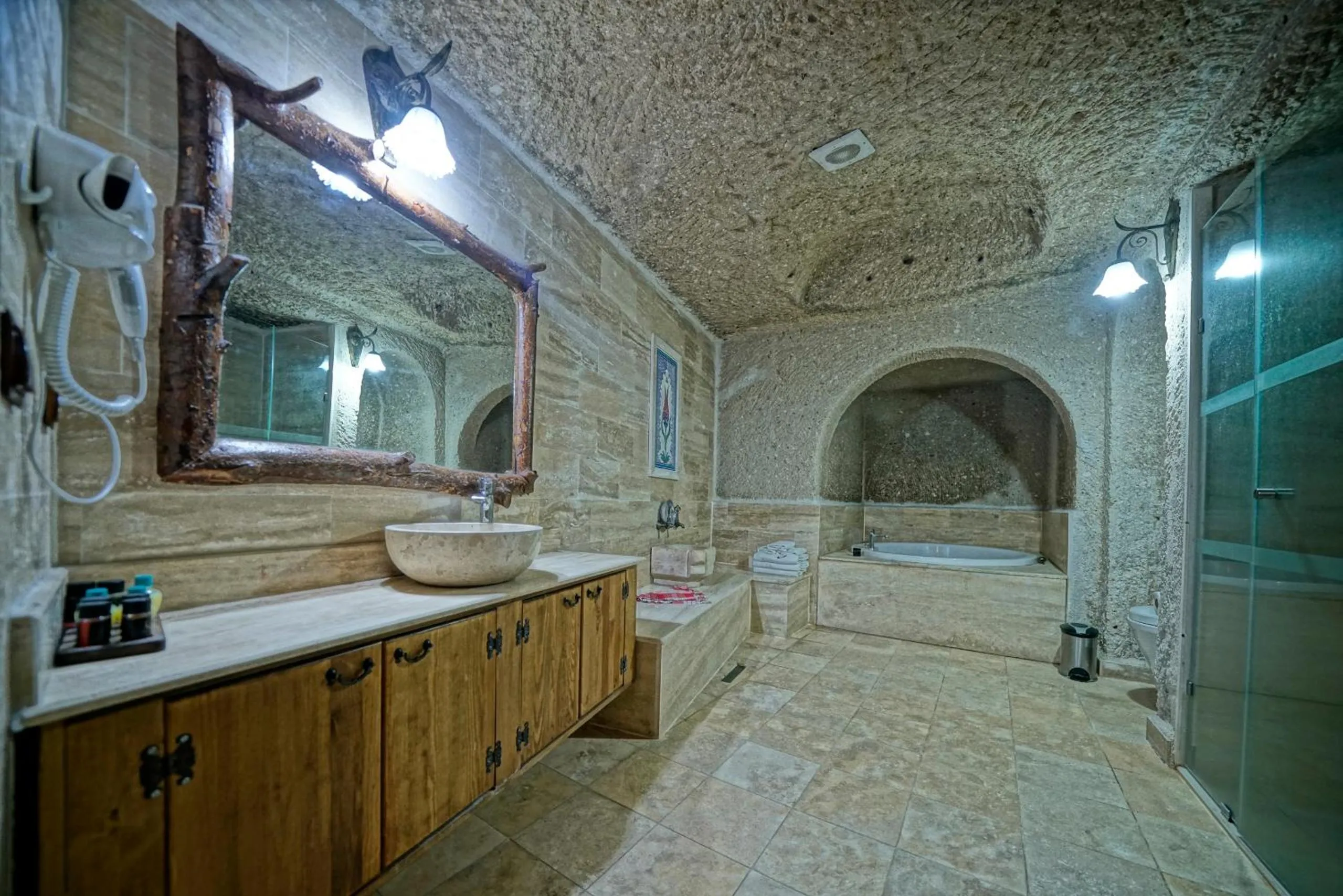 Bathroom in Holiday Cave Hotel