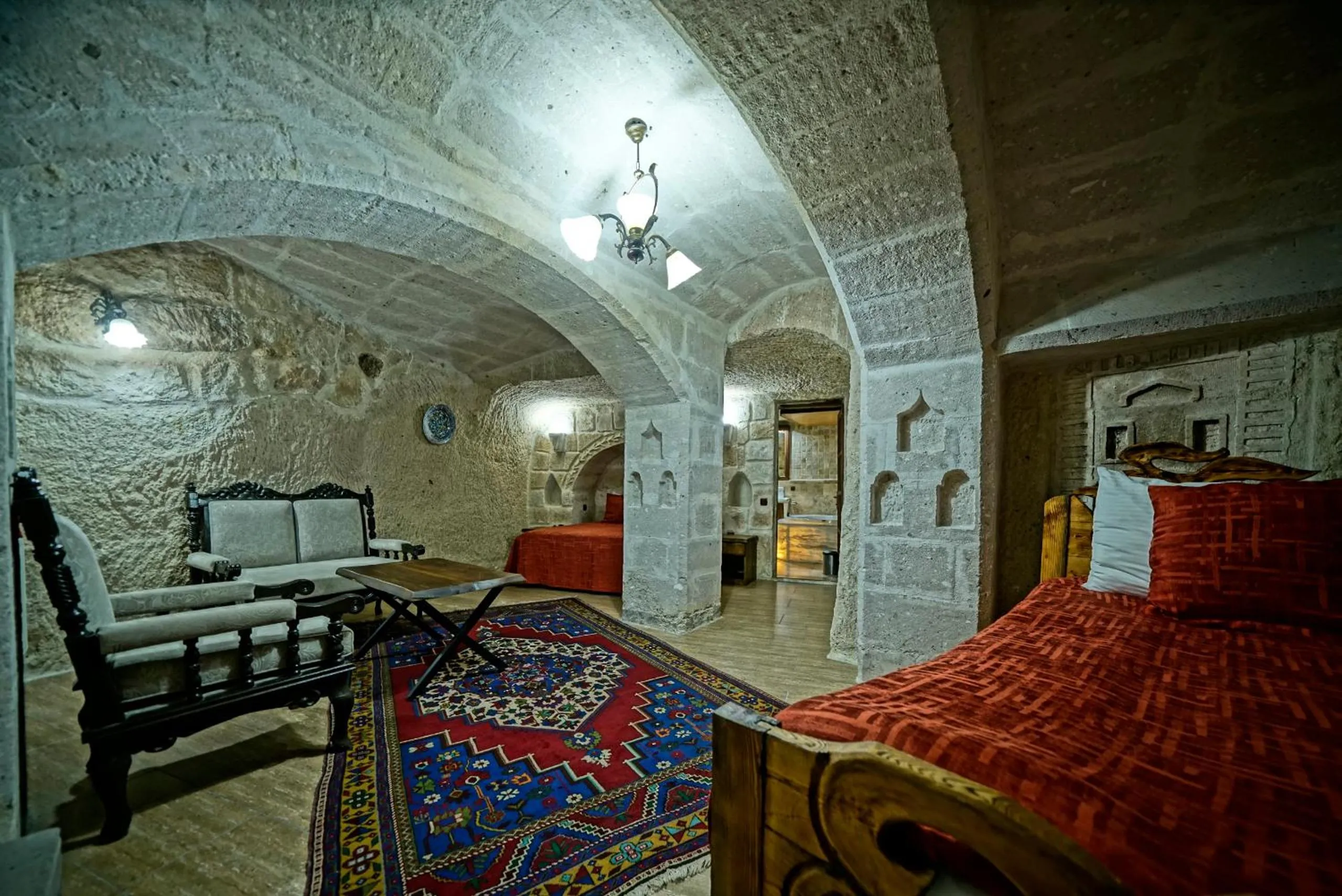 Photo of the whole room, Bed in Holiday Cave Hotel