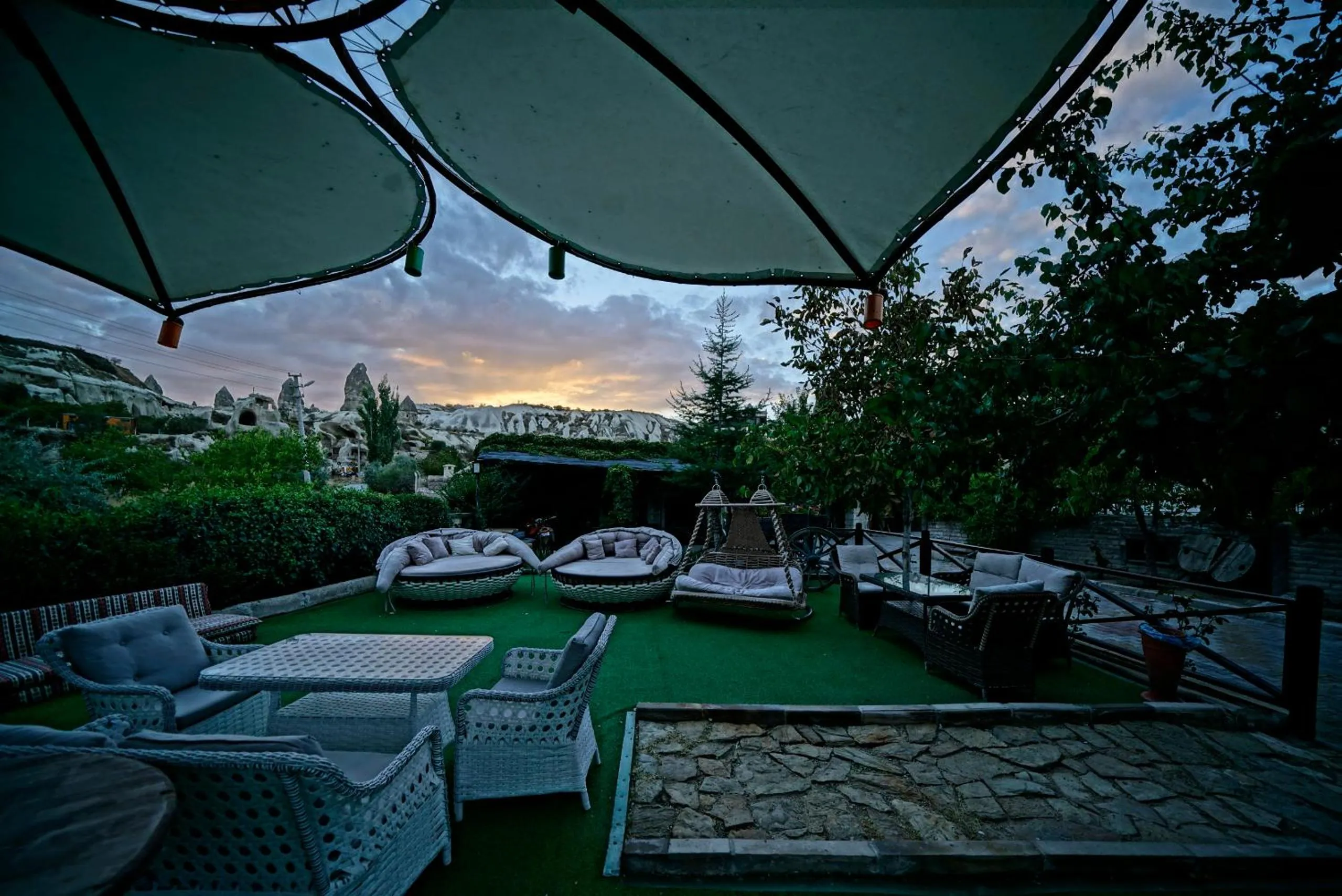 Day in Holiday Cave Hotel