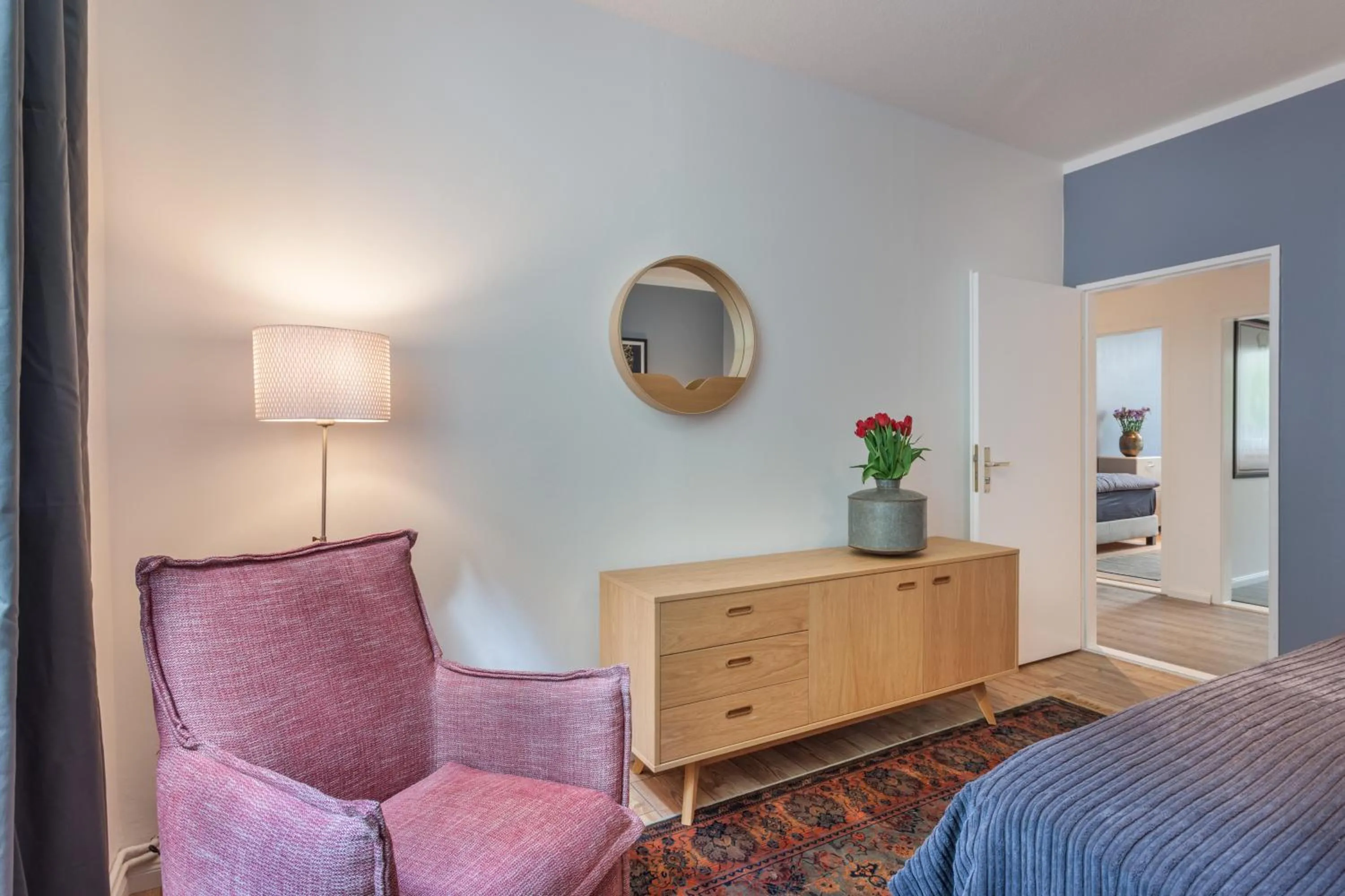 Bedroom, Bed in The Paul II - stylish & central 3 BR apartment, group & family friendly, 4- 6 Guests
