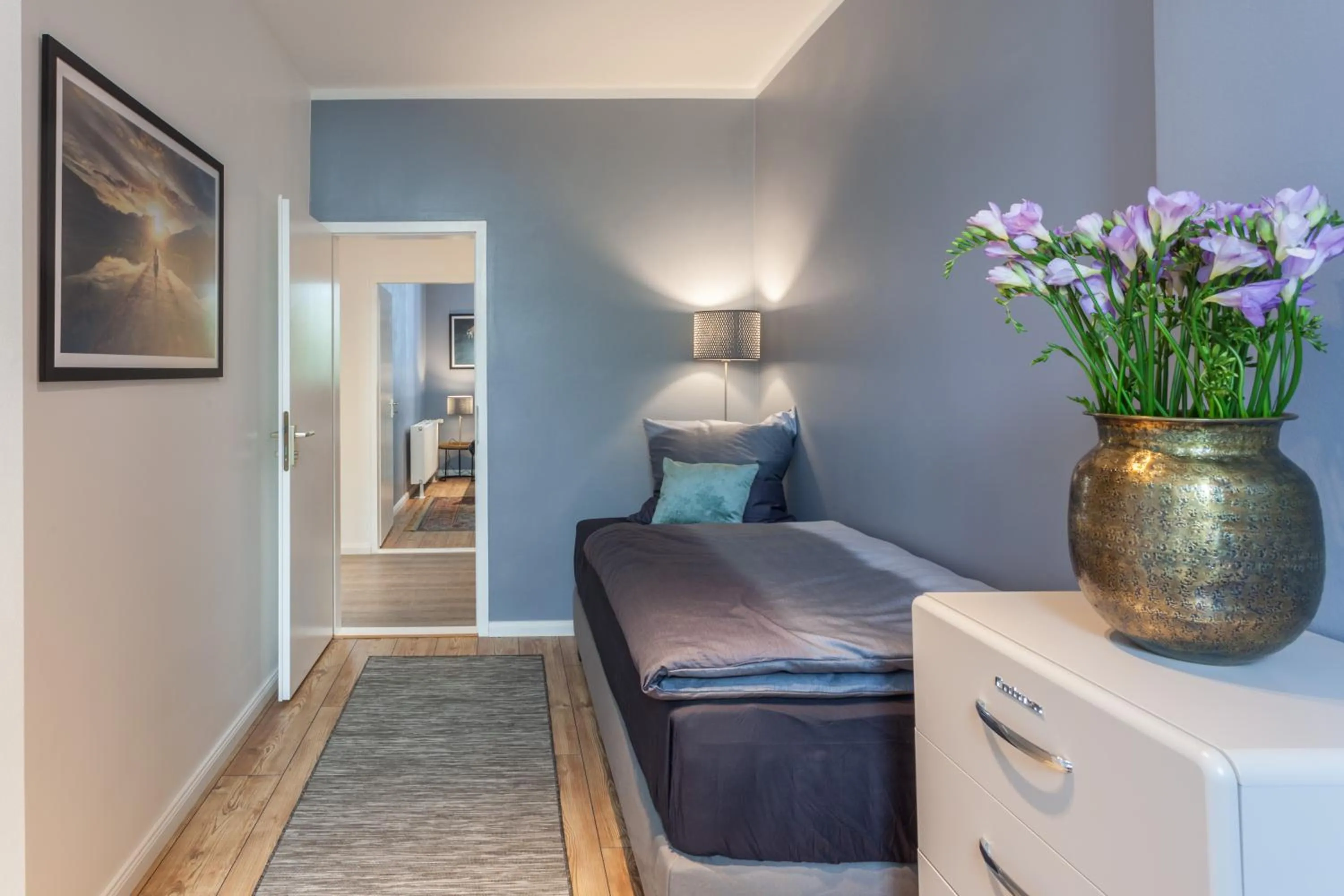 Bedroom, Bed in The Paul II - stylish & central 3 BR apartment, group & family friendly, 4- 6 Guests