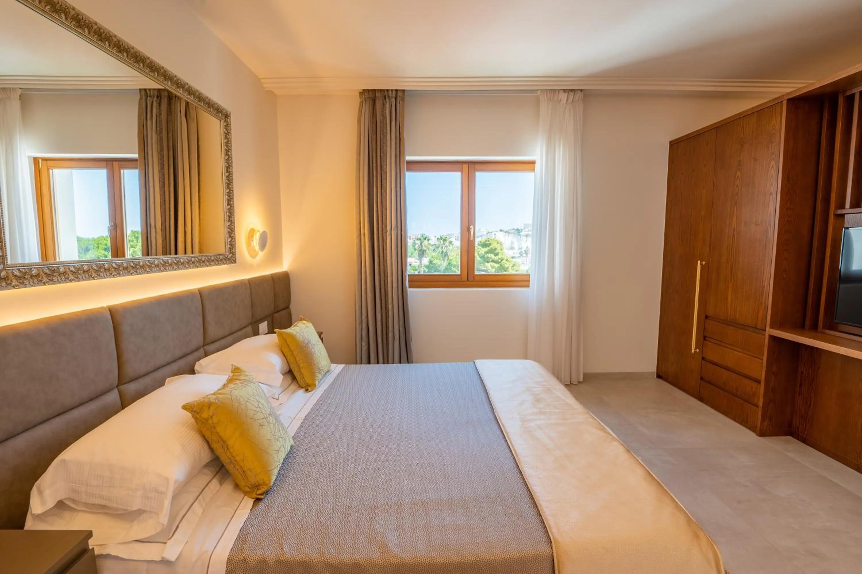 Photo of the whole room, Bed in Pizzomunno Vieste Palace Hotel