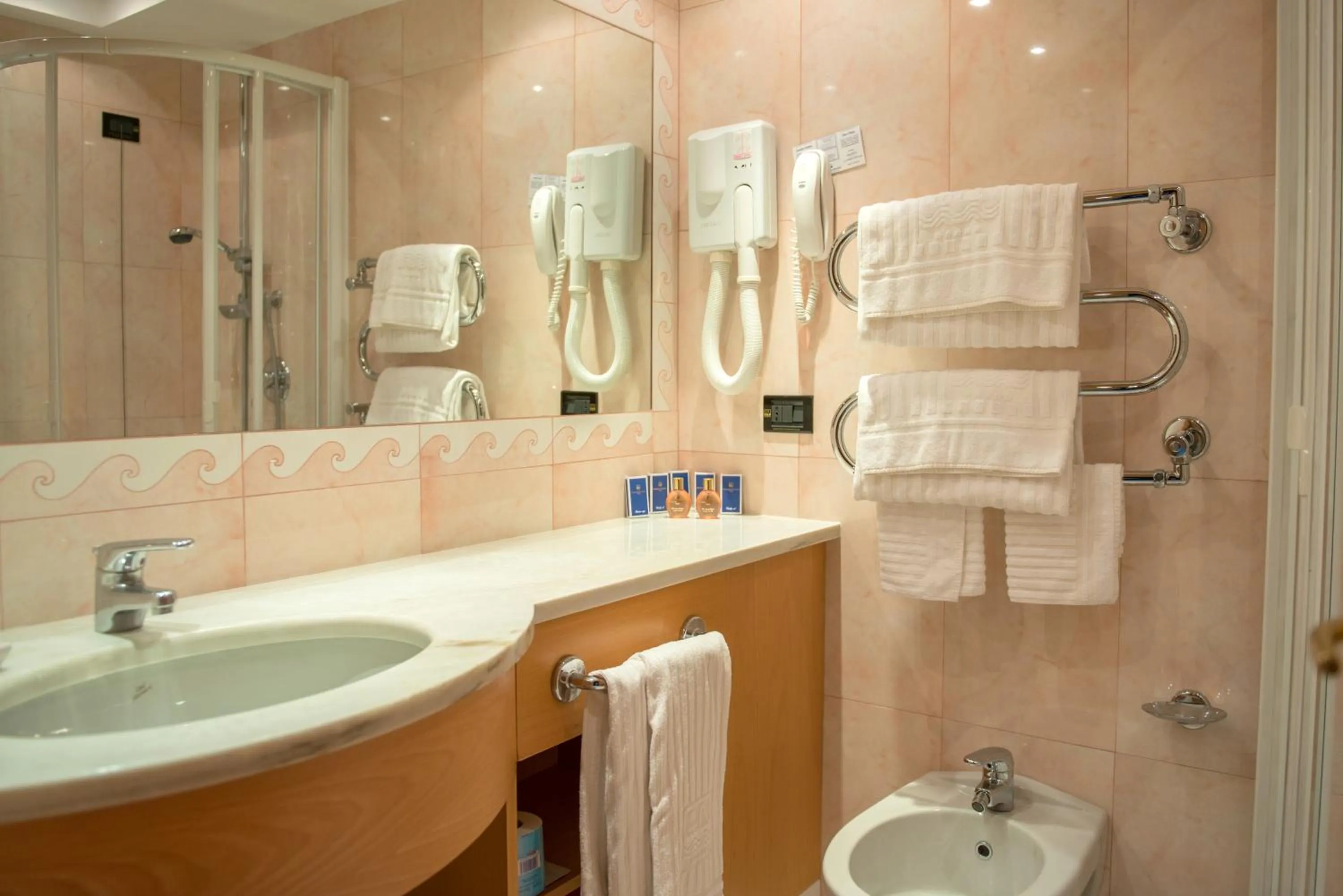 Bathroom in Pizzomunno Vieste Palace Hotel