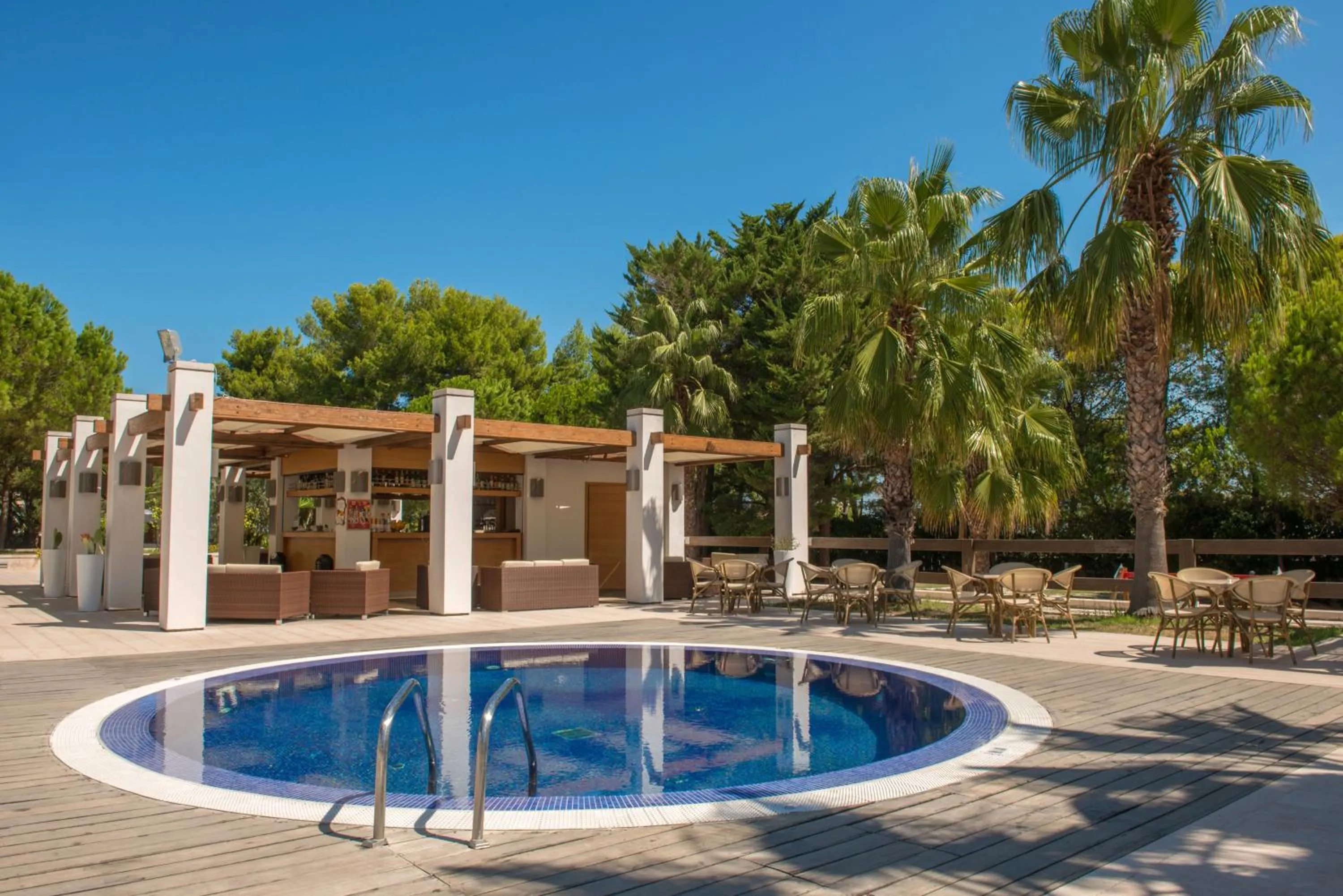 Swimming pool in Pizzomunno Vieste Palace Hotel