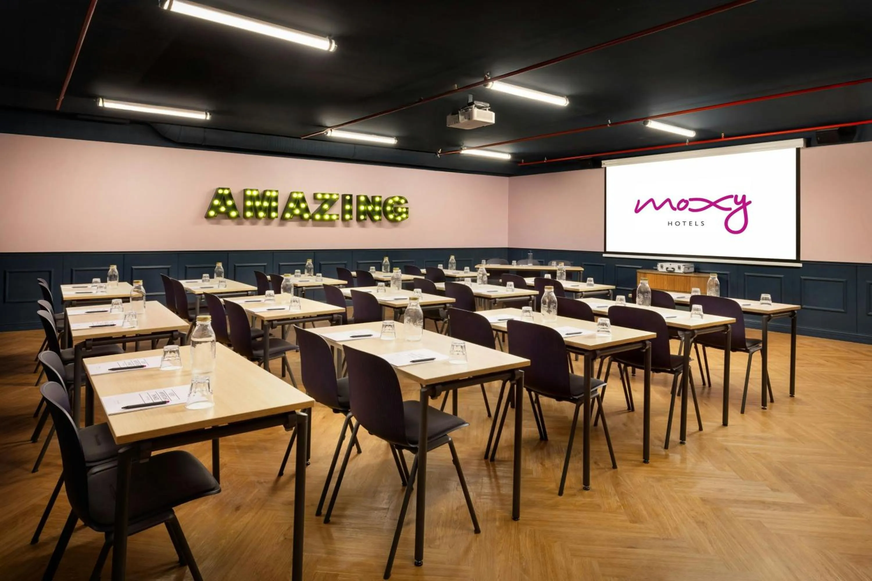 Meeting/conference room in Moxy Paris La Villette