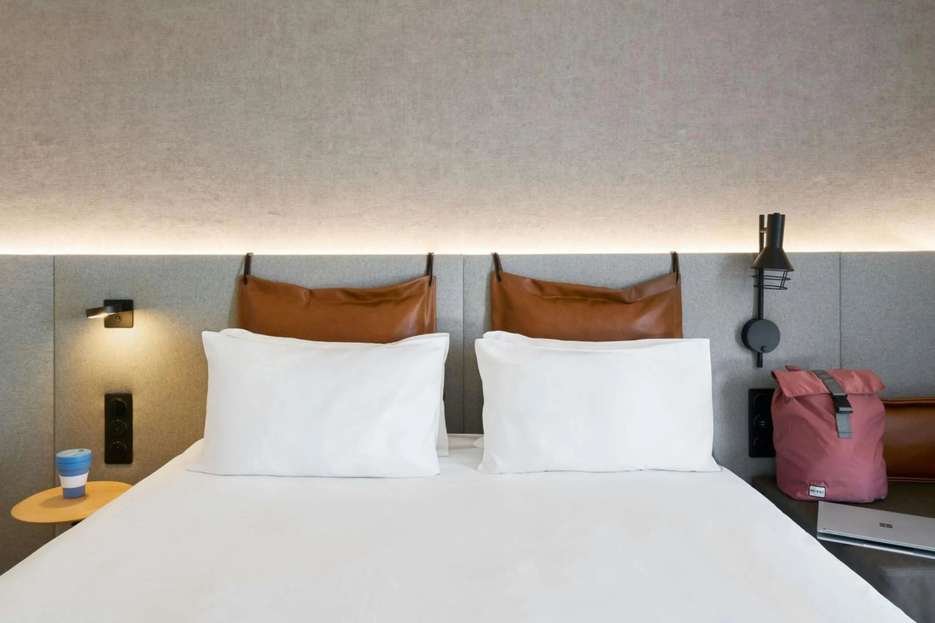 Photo of the whole room, Bed in Moxy Paris La Villette