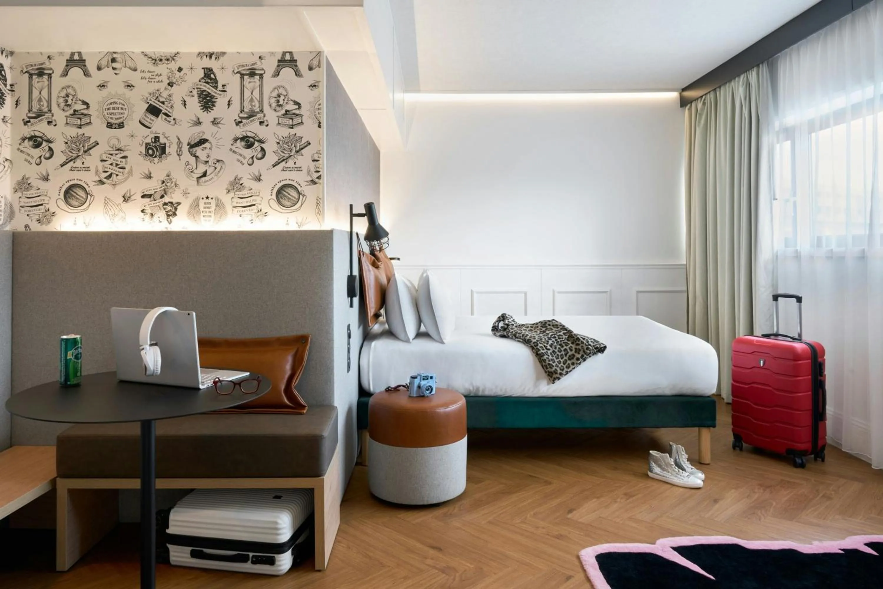 Photo of the whole room, Bed in Moxy Paris La Villette
