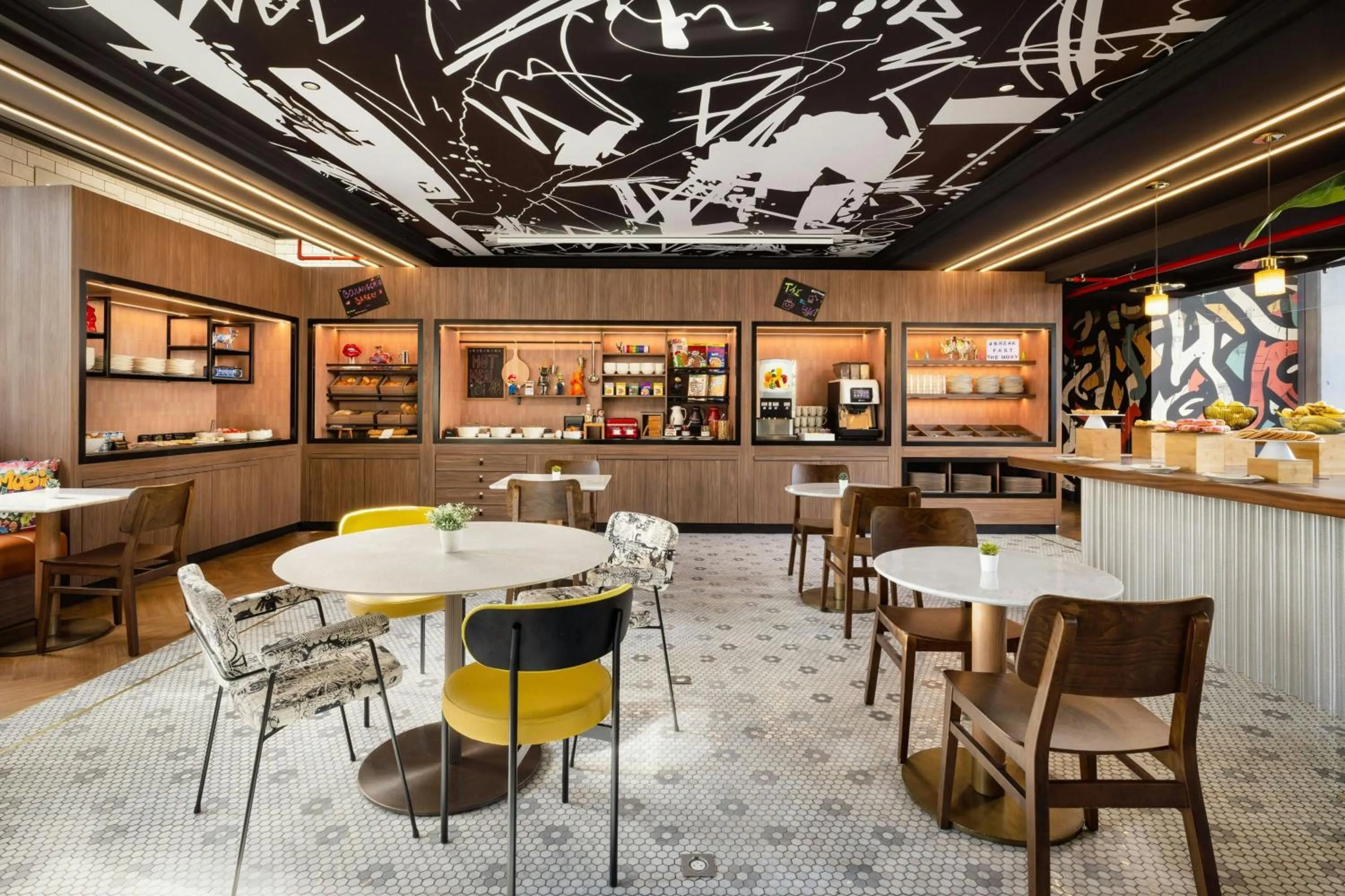 Restaurant/places to eat in Moxy Paris La Villette