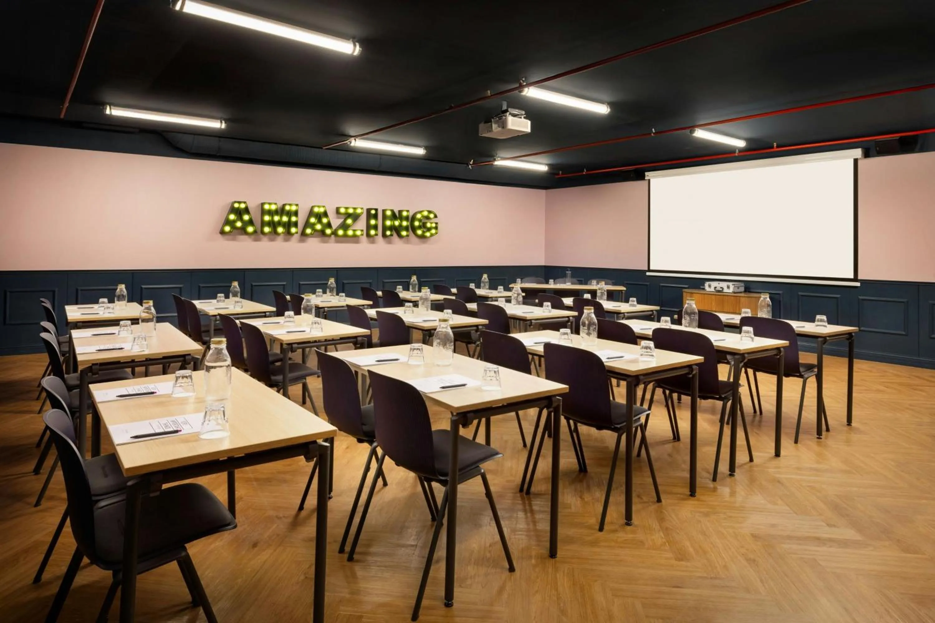 Meeting/conference room in Moxy Paris La Villette