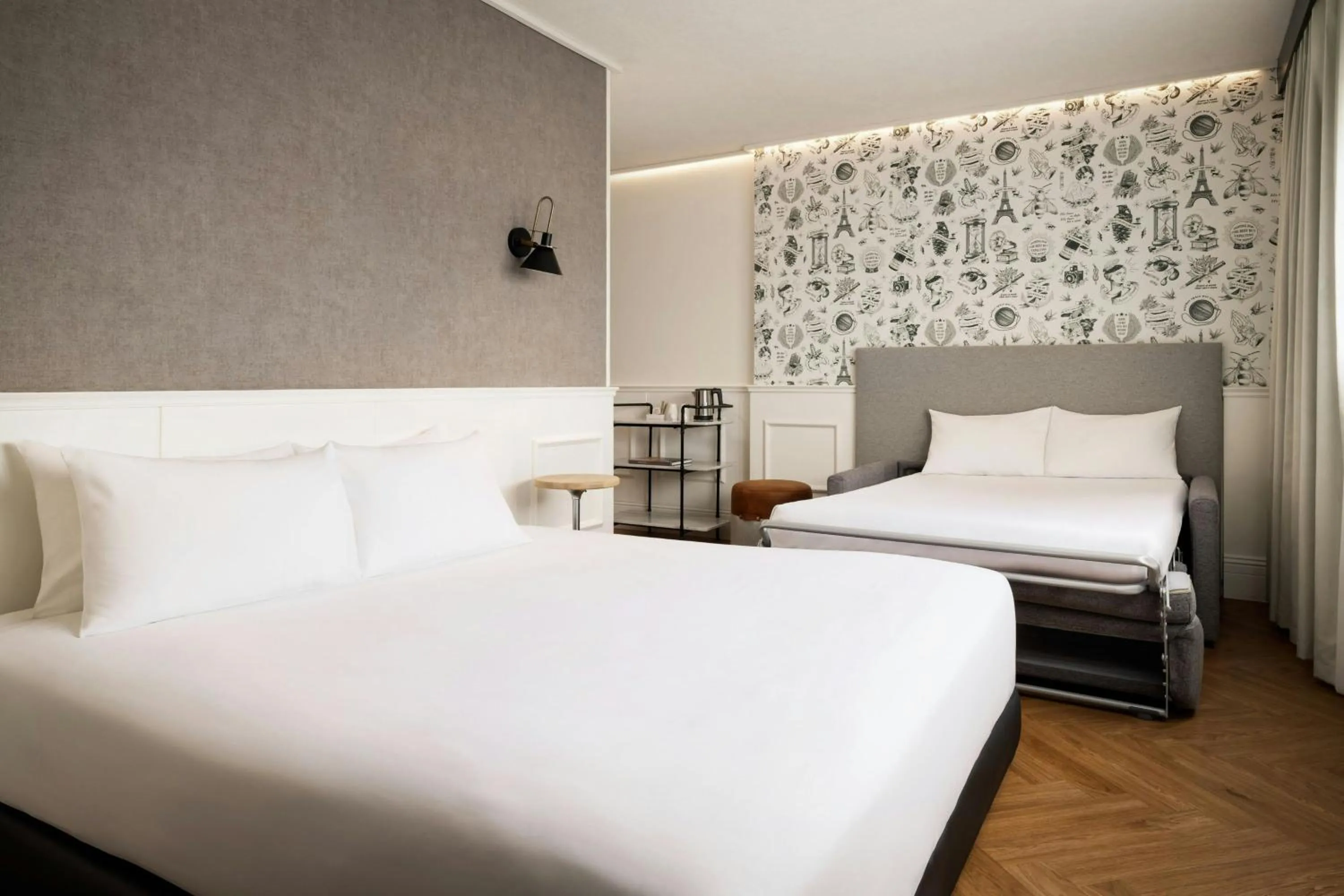 Photo of the whole room, Bed in Moxy Paris La Villette