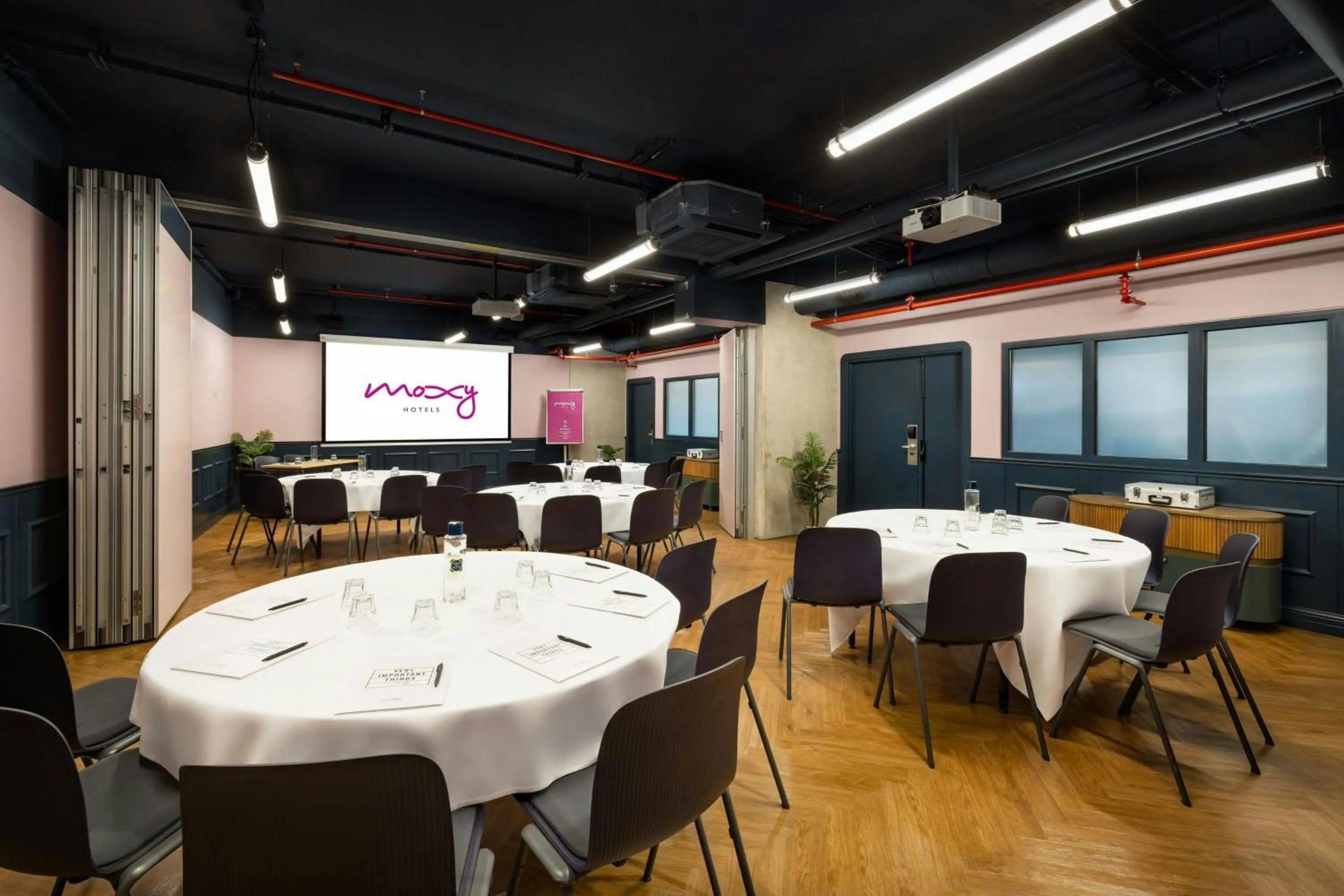 Meeting/conference room in Moxy Paris La Villette