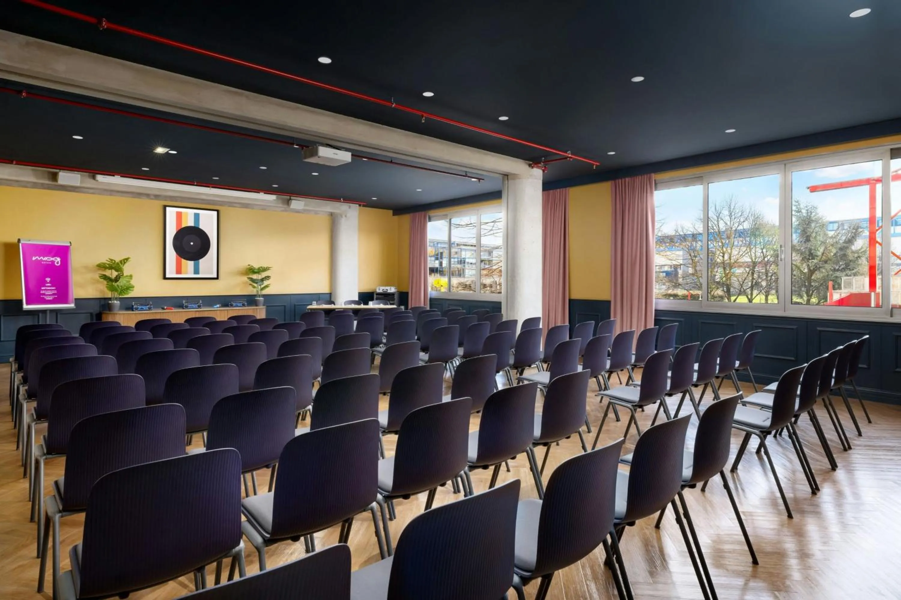 Meeting/conference room in Moxy Paris La Villette
