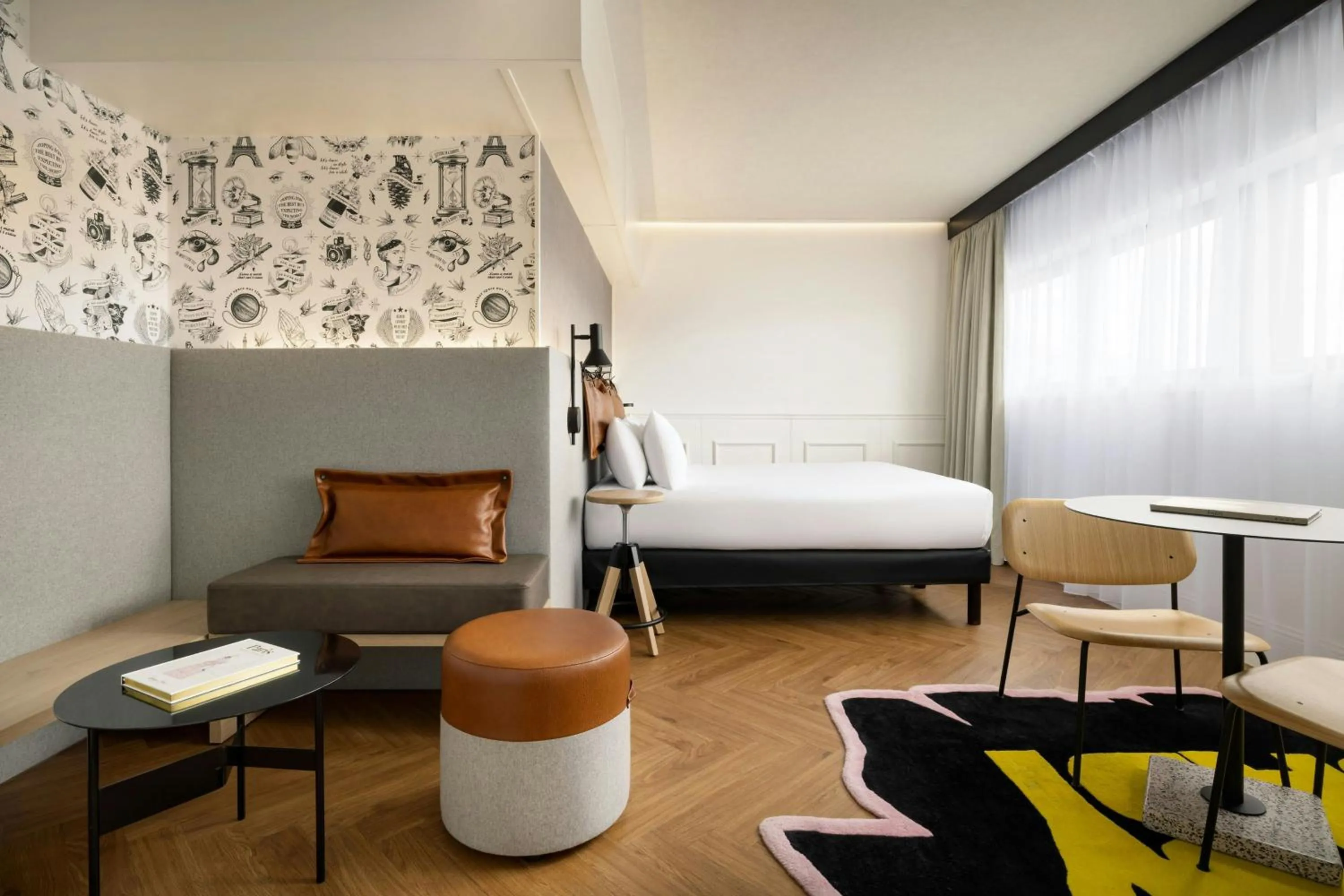 Photo of the whole room, Bed in Moxy Paris La Villette