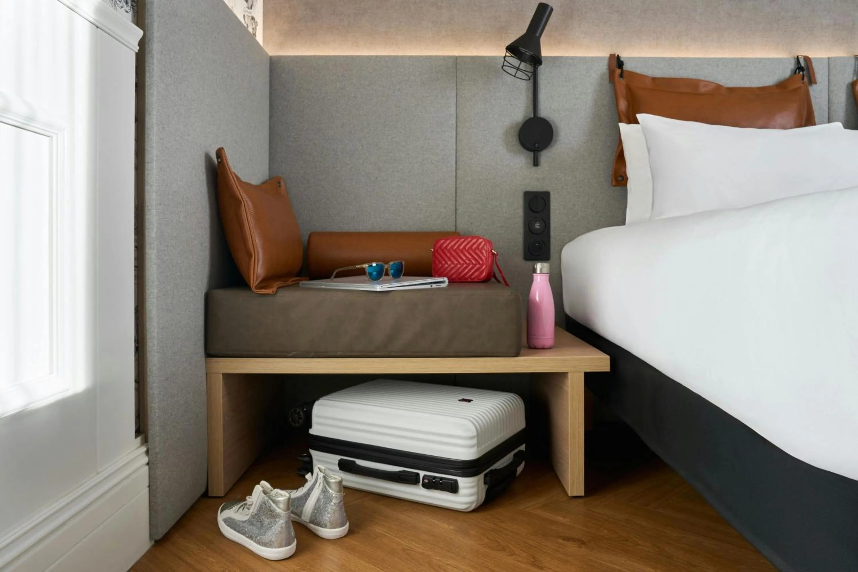 Photo of the whole room, Bed in Moxy Paris La Villette