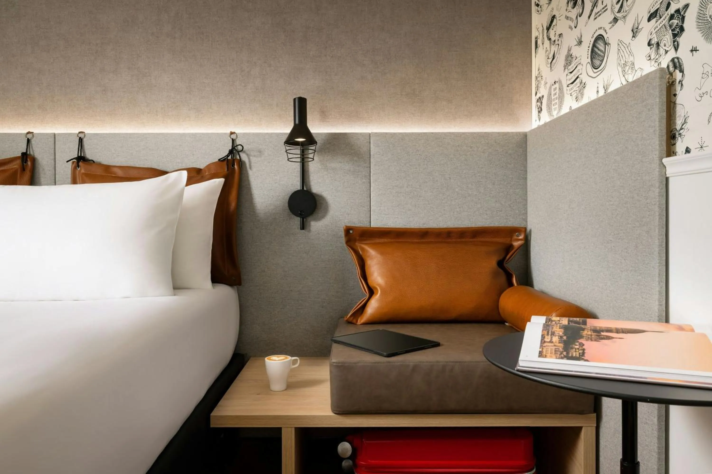 Photo of the whole room, Bed in Moxy Paris La Villette