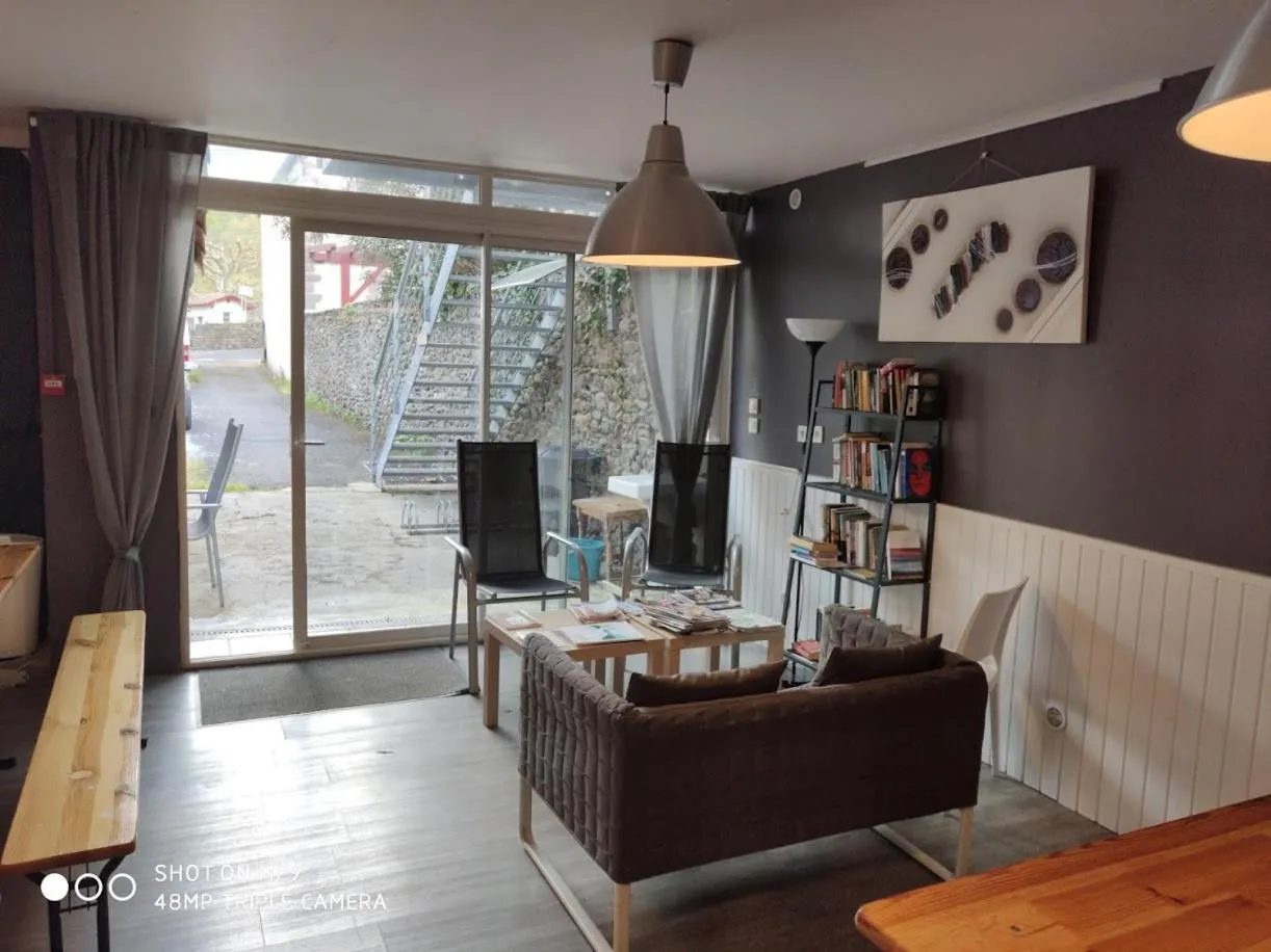 Library in Gîte Le Chemin vers l'Etoile