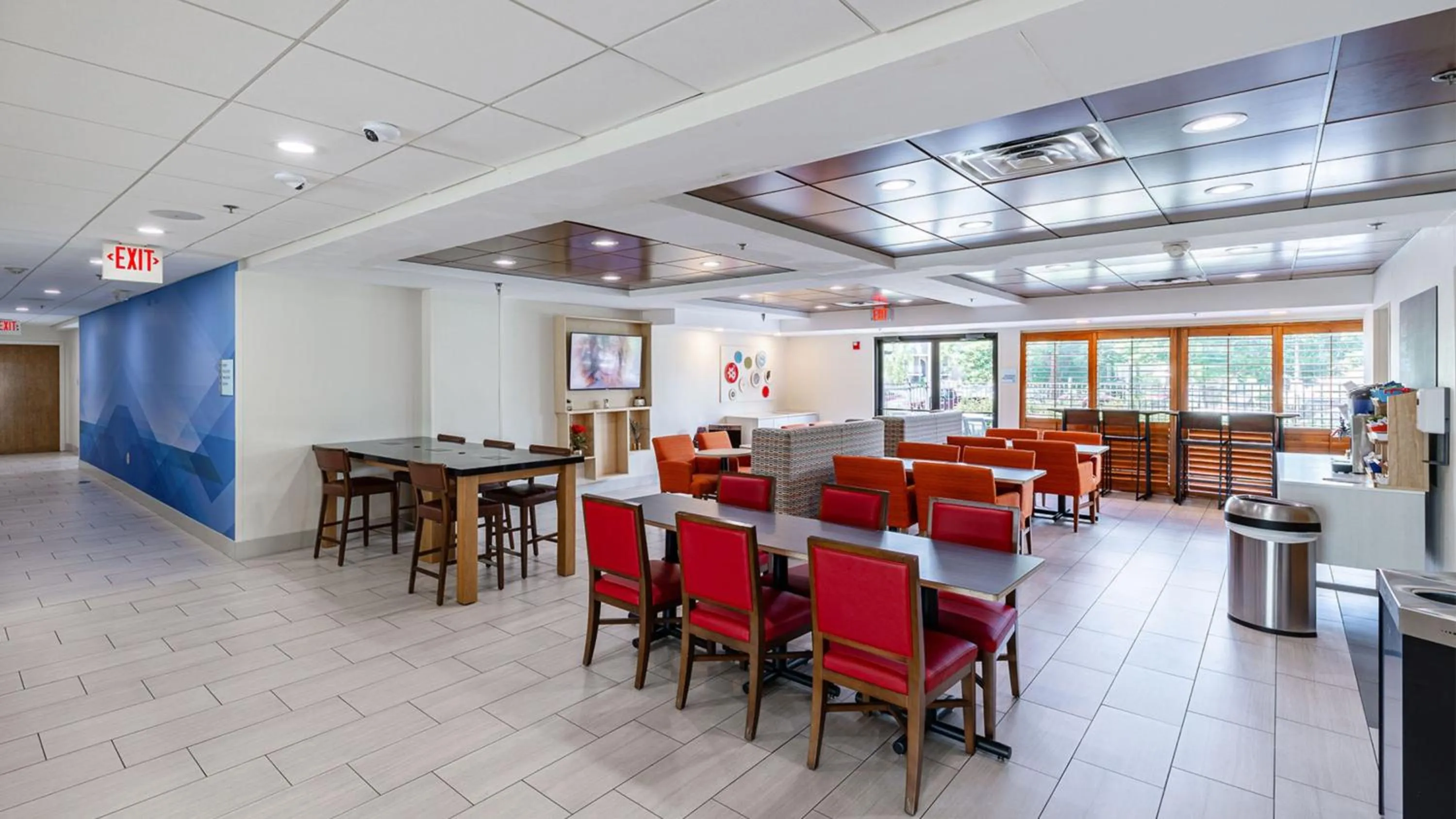 Breakfast in Holiday Inn Express & Suites - Prospect Heights by IHG