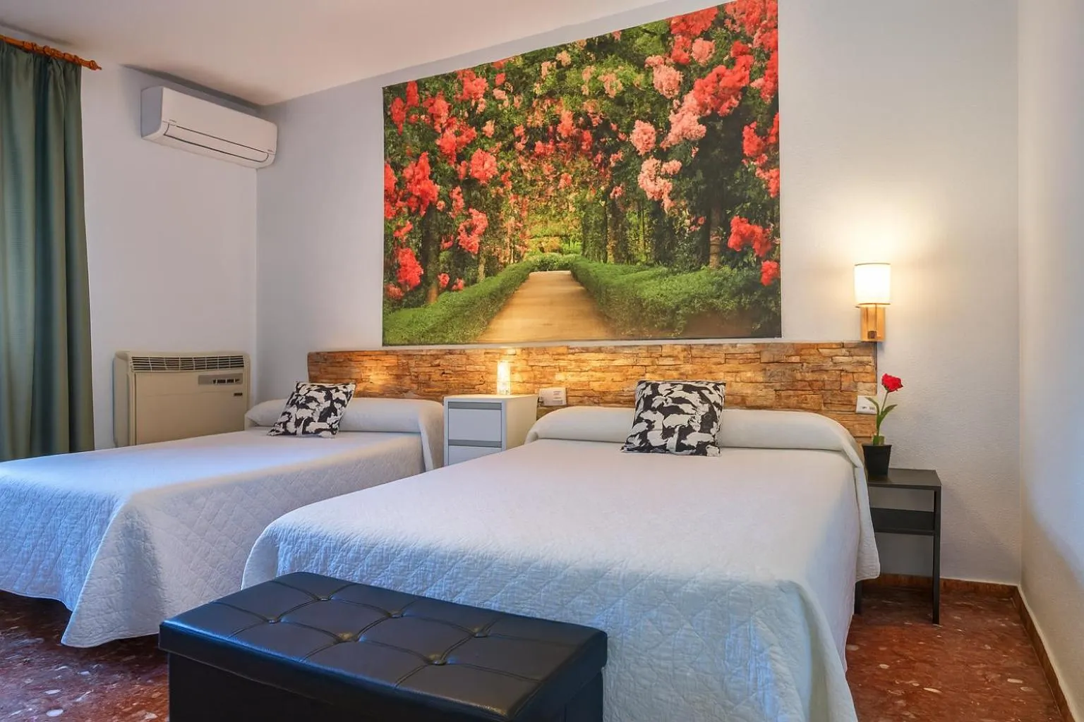 Bedroom, Bed in Hotel Al-Ándalus Peal, en Cazorla Comarca