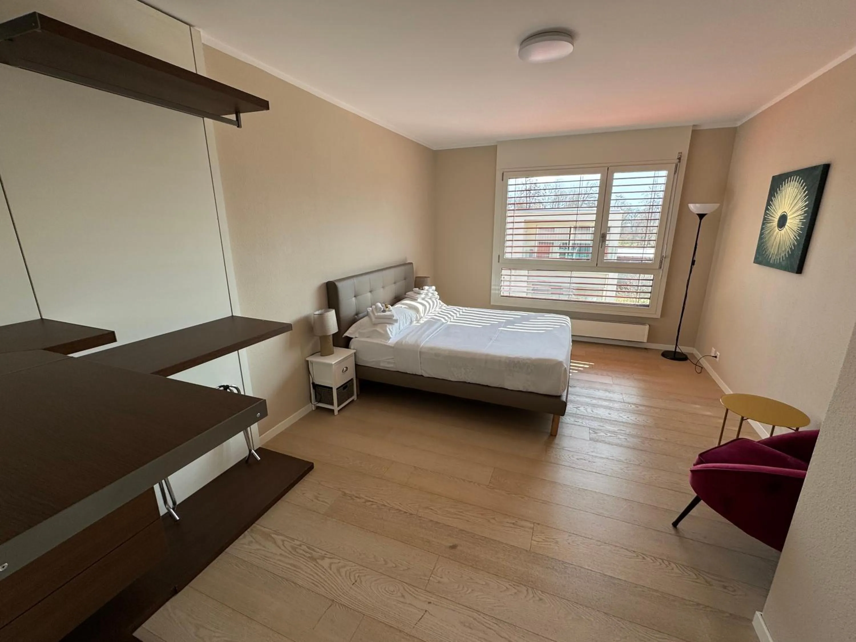 Photo of the whole room, Bed in Rotonda