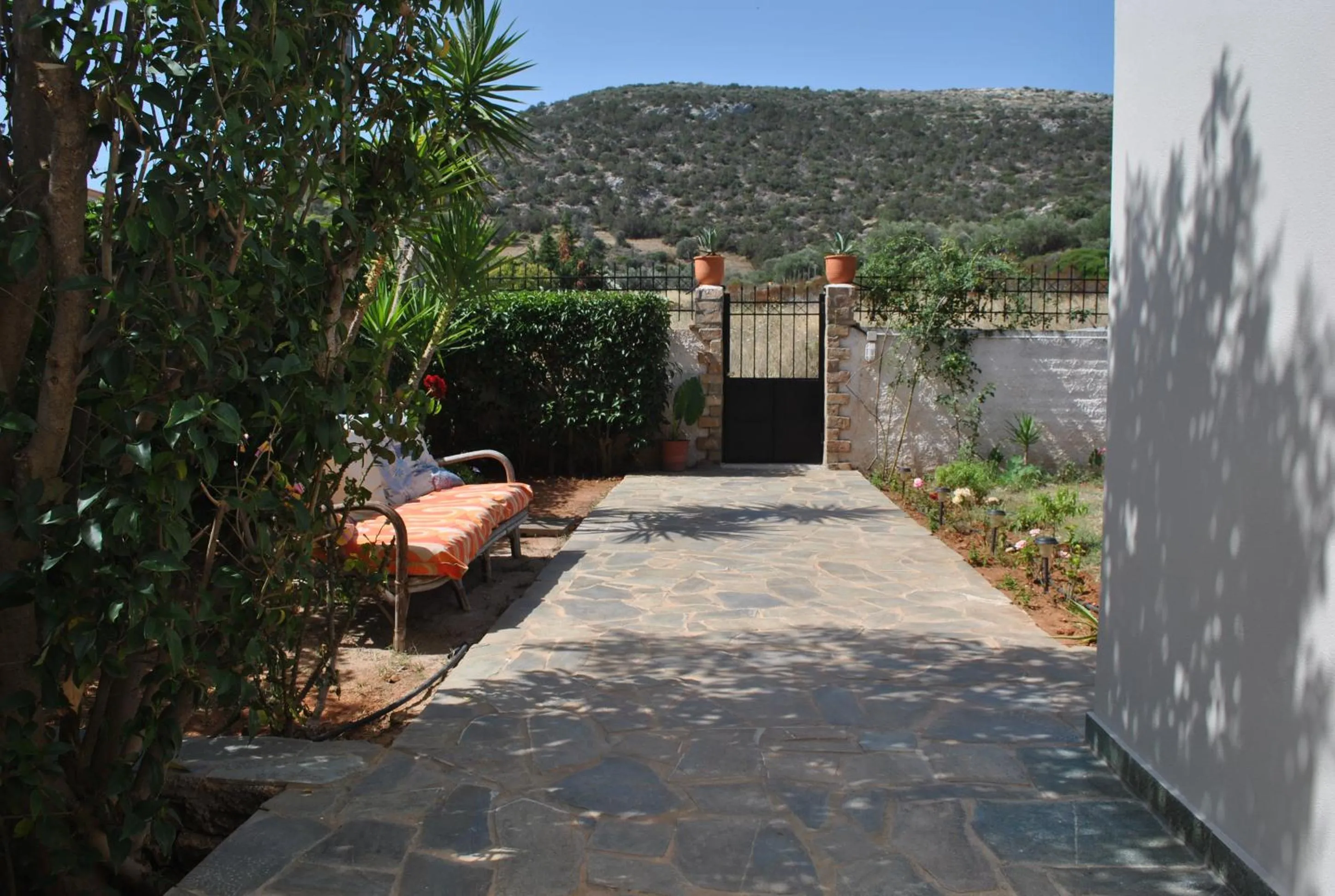 Facade/entrance in Angelina's Home