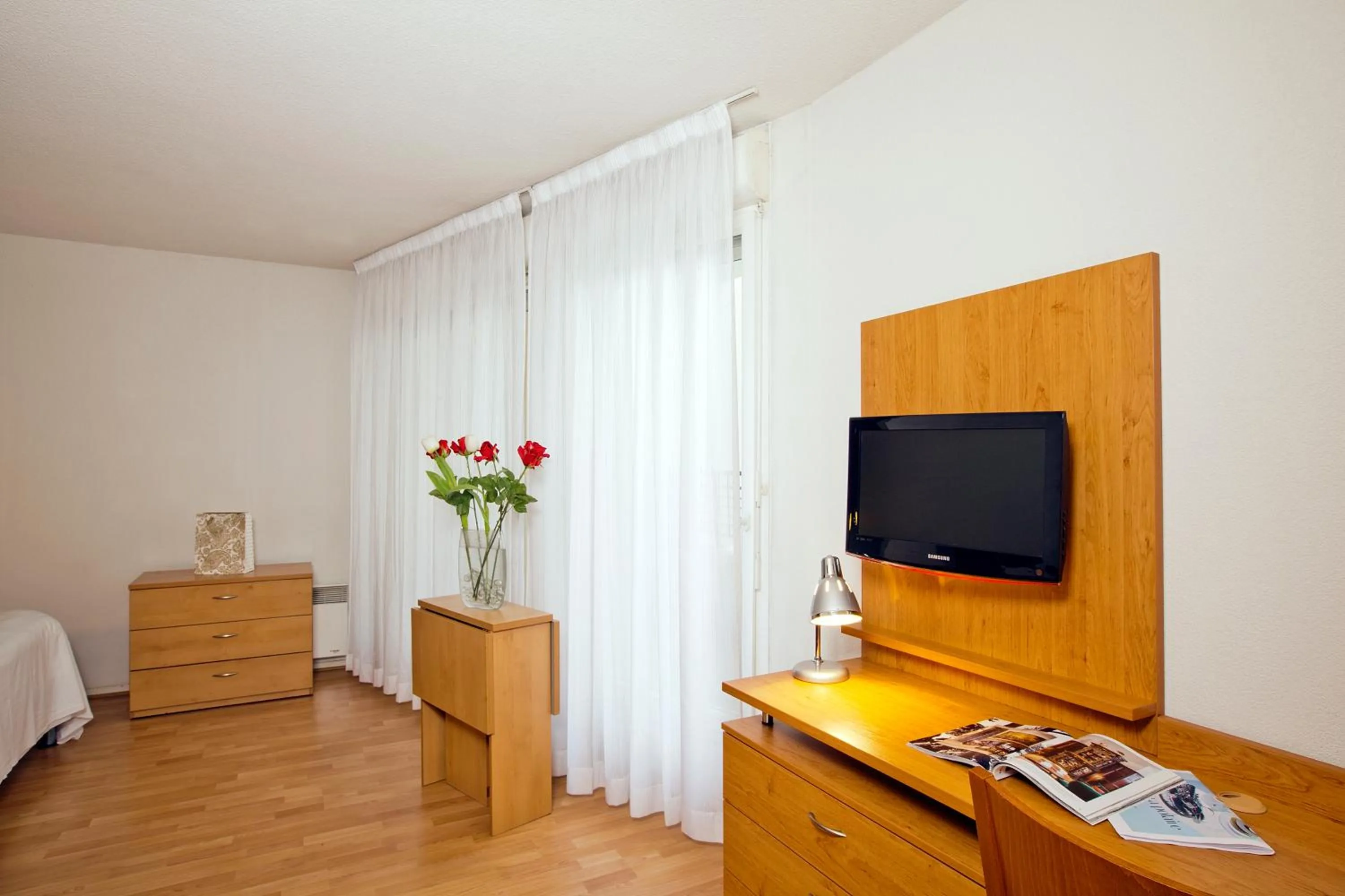 TV and multimedia in Séjours & Affaires Paris-Nanterre