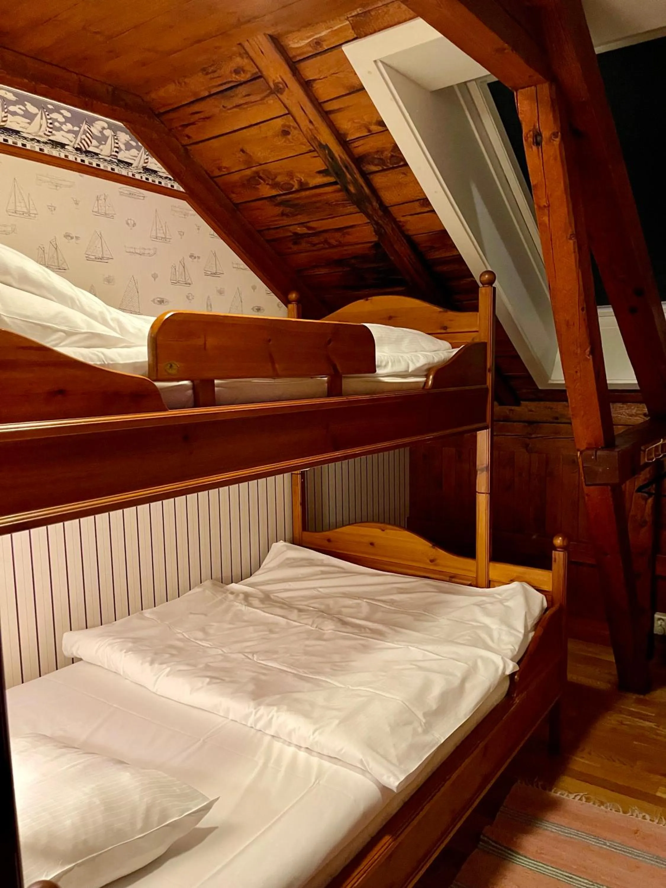 bunk bed, Bed in Anker Brygge