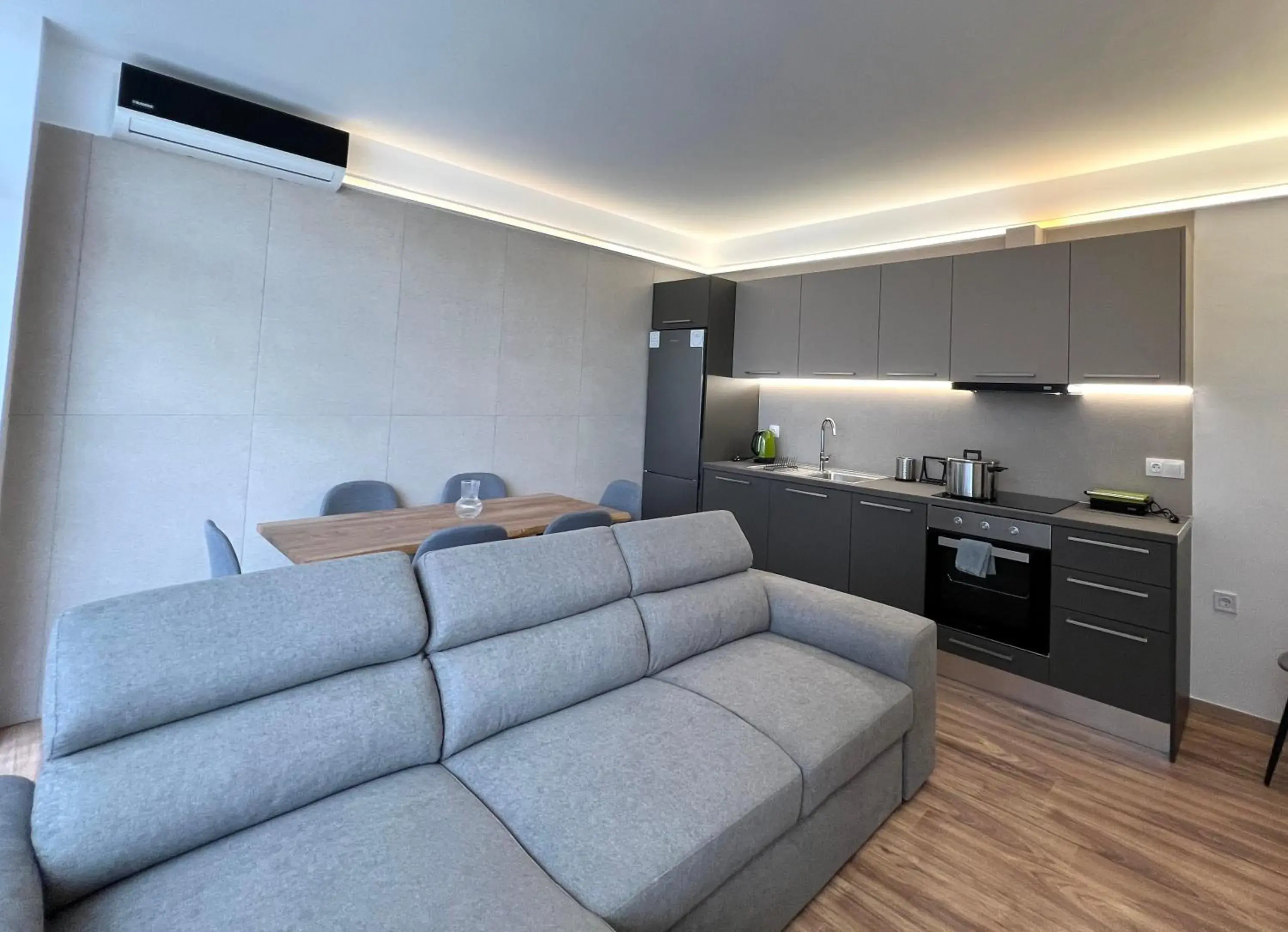 Two-Bedroom Apartment in Penthouse & apartments by the Sea airport Airstay Two-Bedroom Apartment in Penthouse & apartments by the Sea airport Airstay