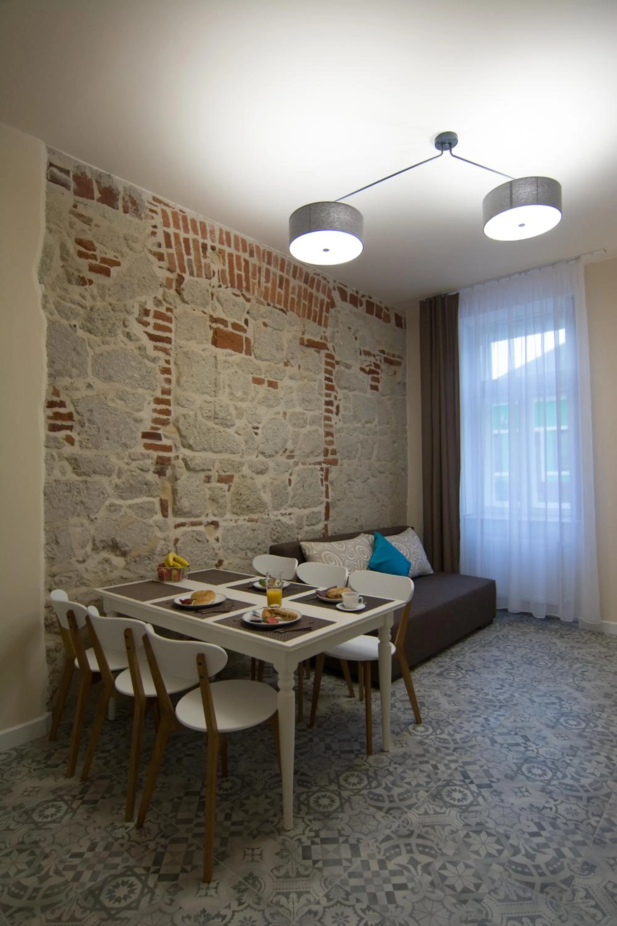 Dining area in Zora Apartman