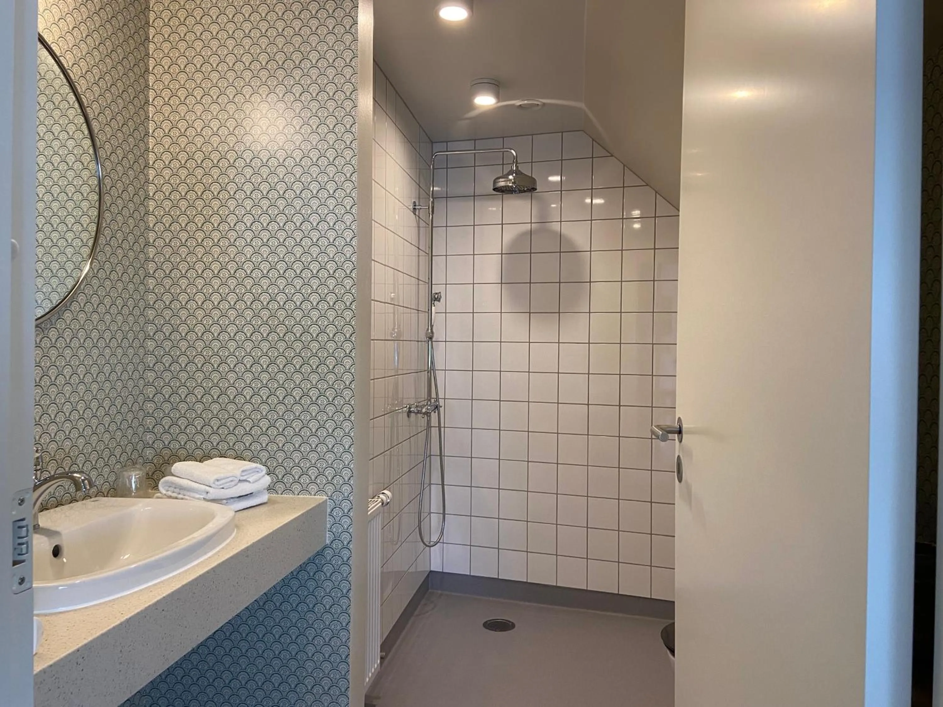 Bathroom in Hotel Ærø