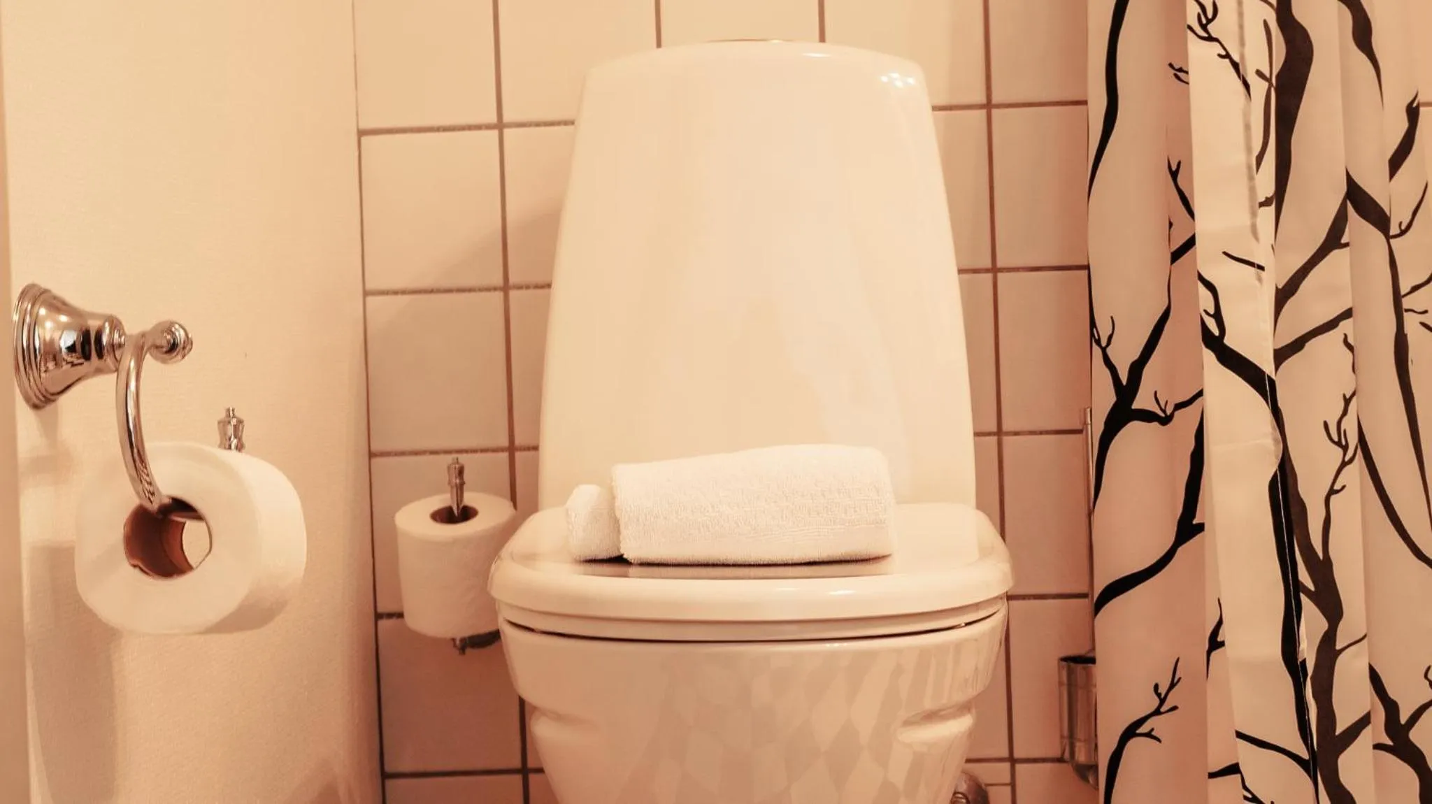 Bathroom in Hotel Ærø