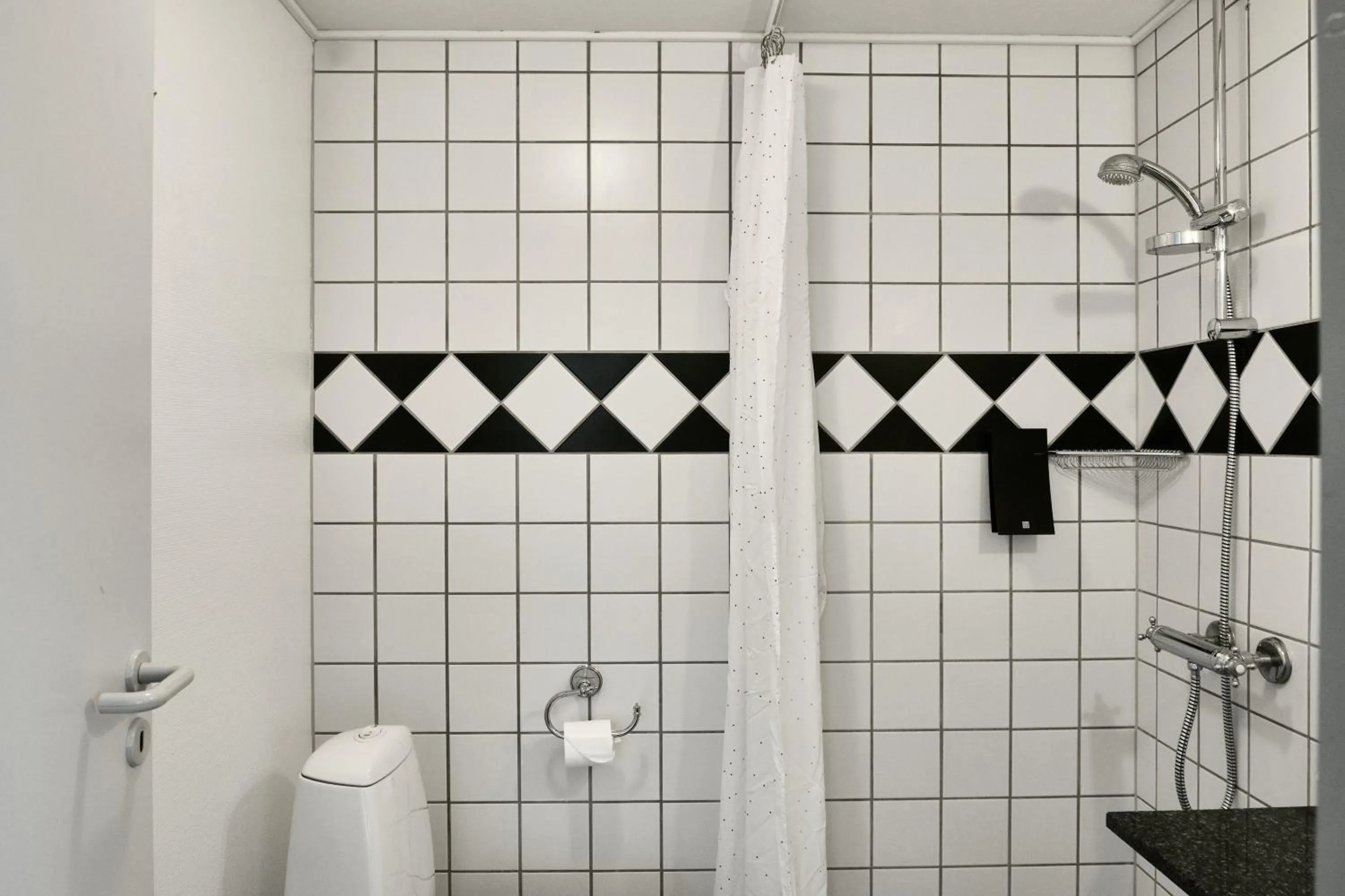 Bathroom in Hotel Ærø